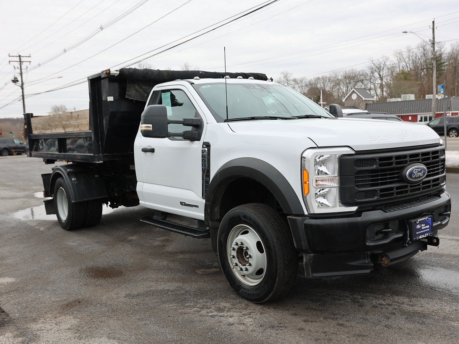 Photo view of 2023 Ford Super Duty F-600 DRW in White