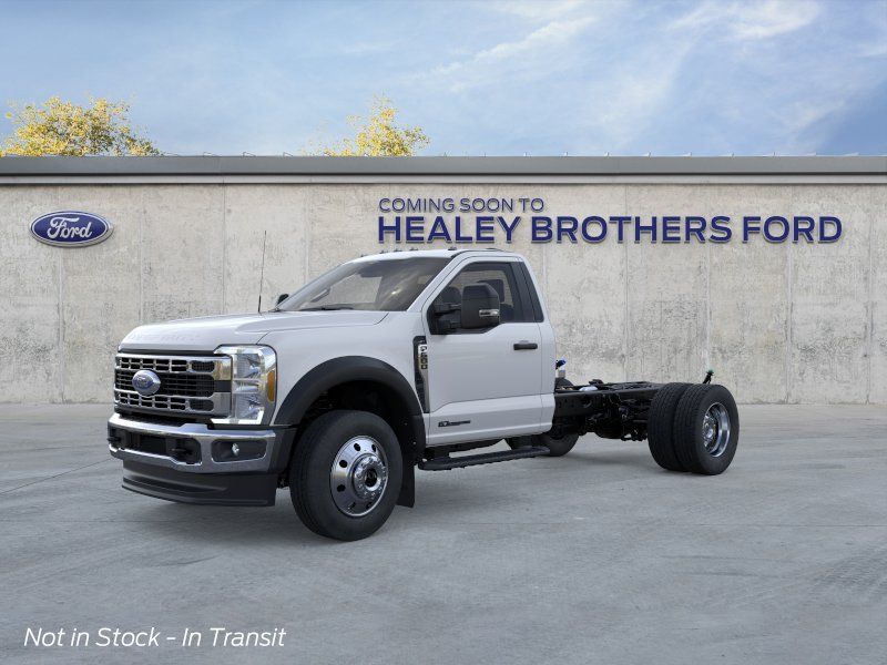 Photo view of 2026 Ford Super Duty Chassis Cab in White