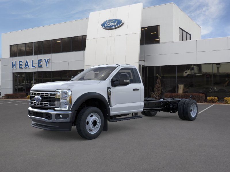 Photo view of 2026 Ford Super Duty F-450 DRW in White