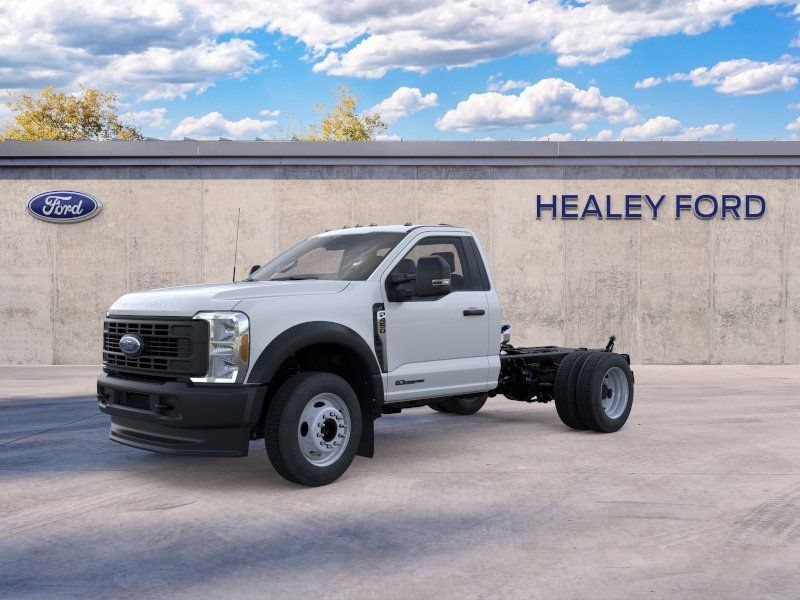 Photo view of 2026 Ford Super Duty F-450 DRW in White