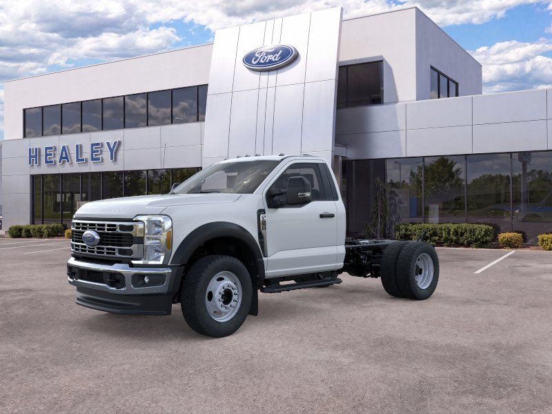 Photo view of 2026 Ford Super Duty Chassis Cab in White