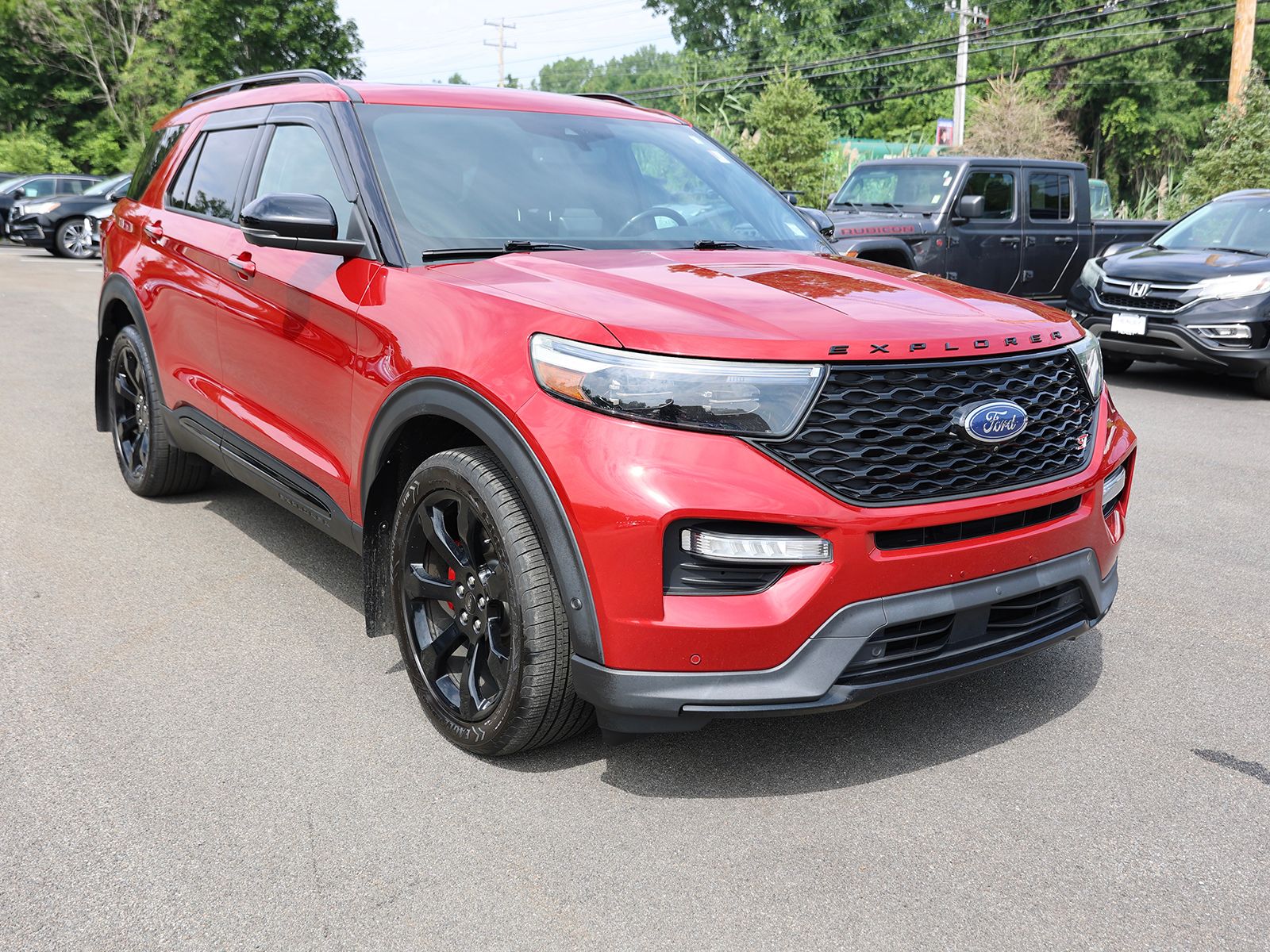 Photo view of 2020 Ford Explorer in Red