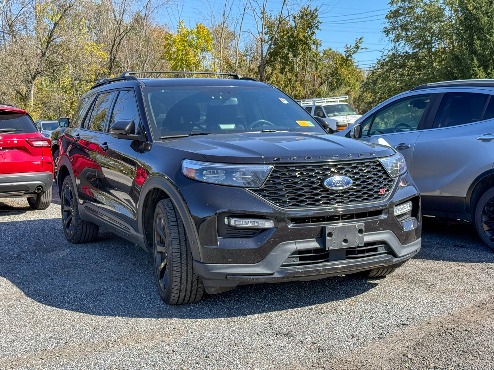 Photo view of 2024 Ford Explorer in Black