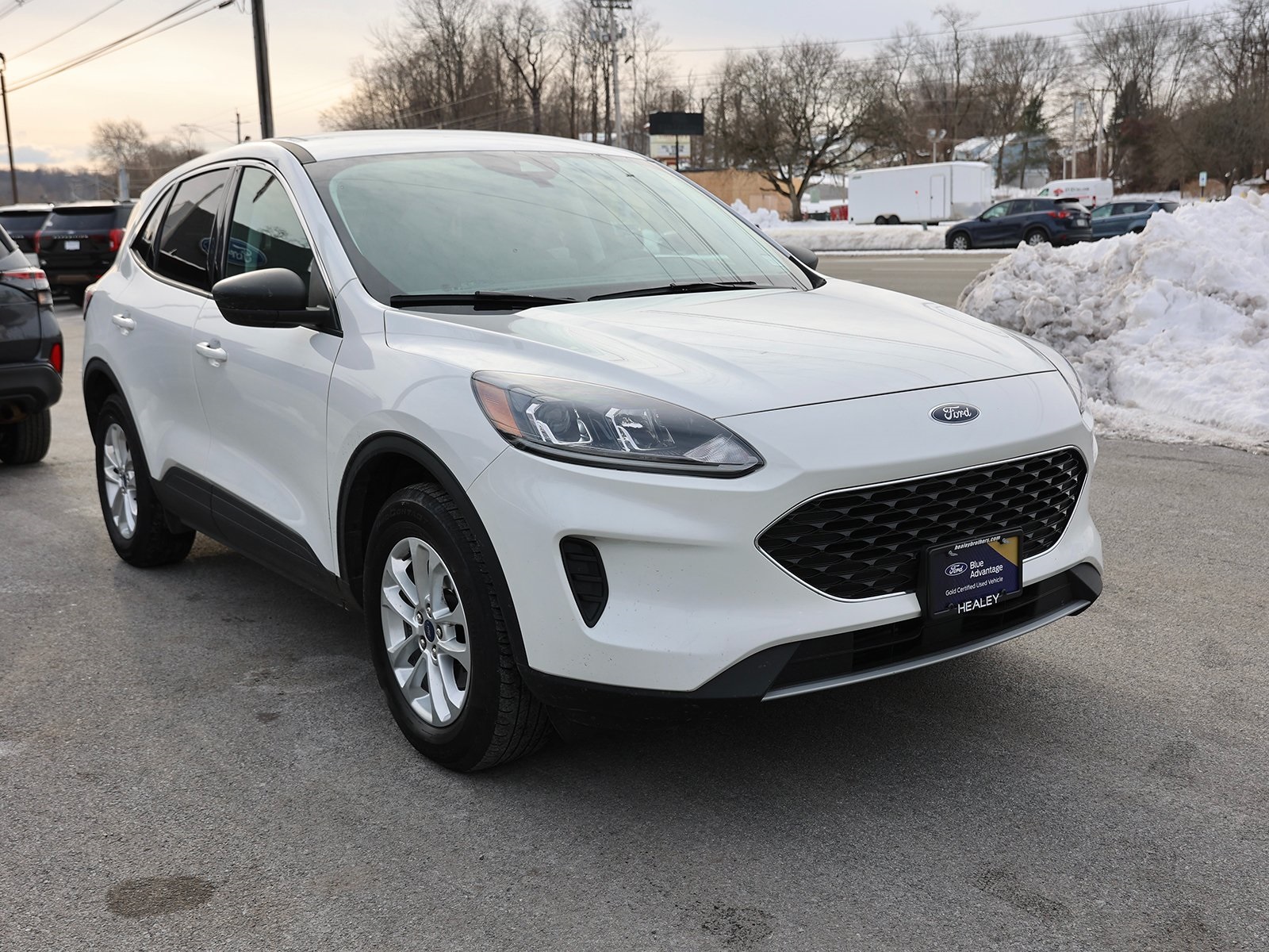 Photo view of 2022 Ford Escape in White