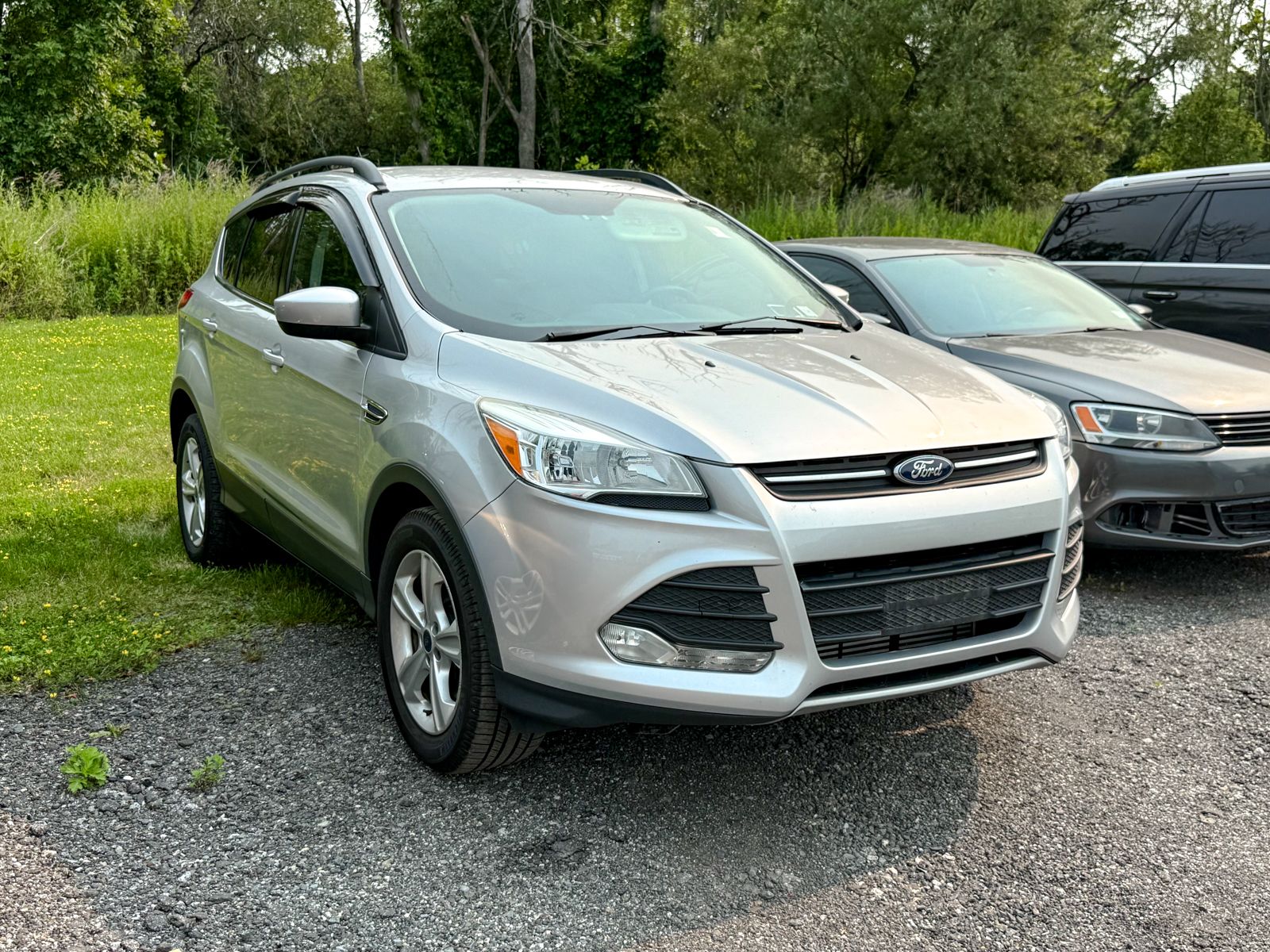 Photo view of 2016 Ford Escape in Gray