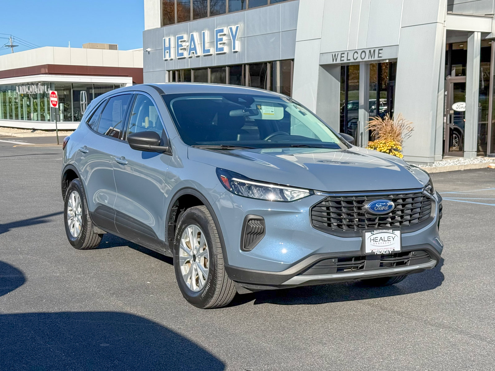 Photo view of 2024 Ford Escape in Blue