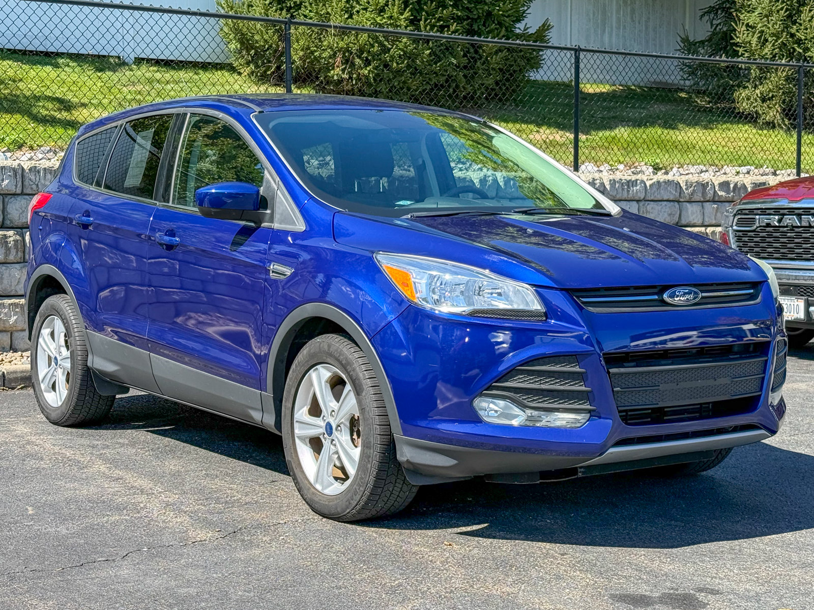Photo view of 2015 Ford Escape in Blue