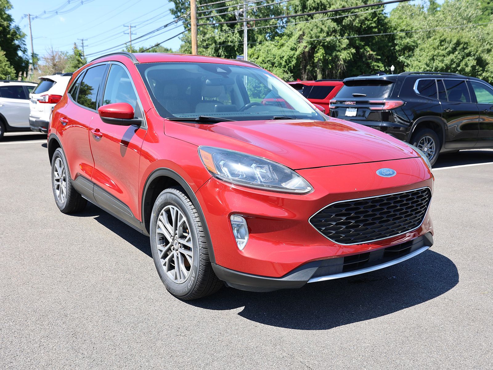 Photo view of 2021 Ford Escape in Red