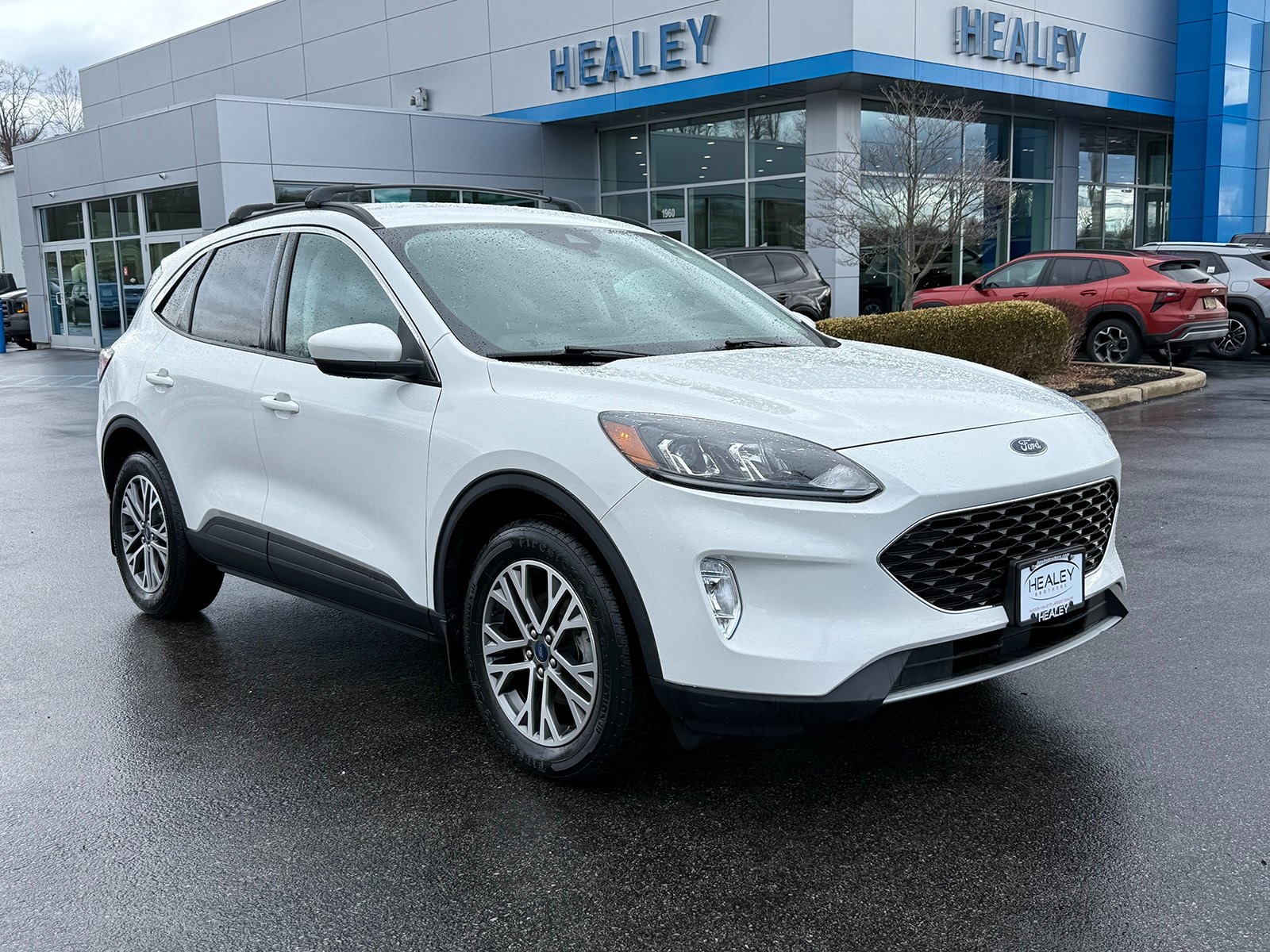 Photo view of 2022 Ford Escape in White