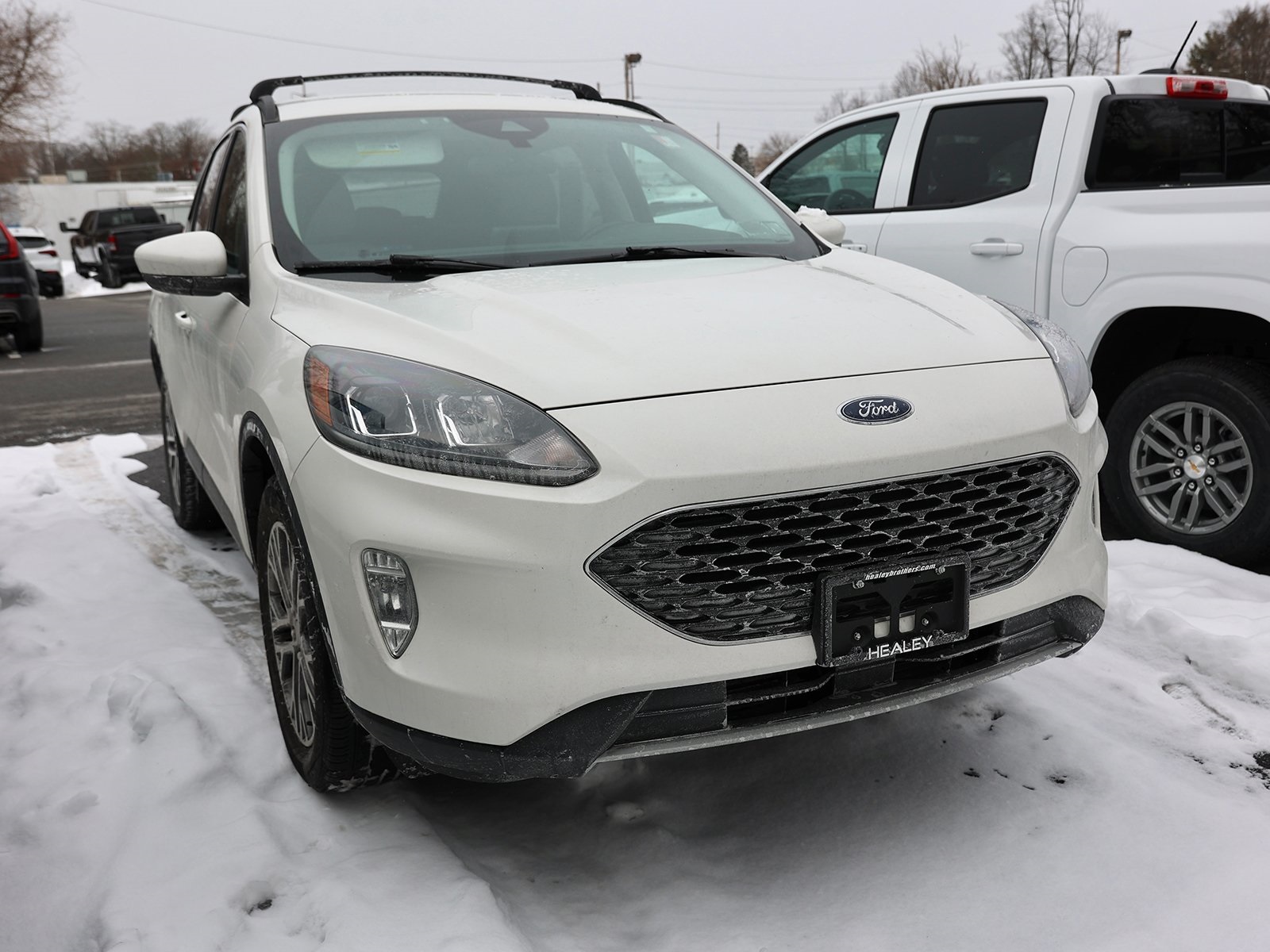 Photo view of 2022 Ford Escape in White