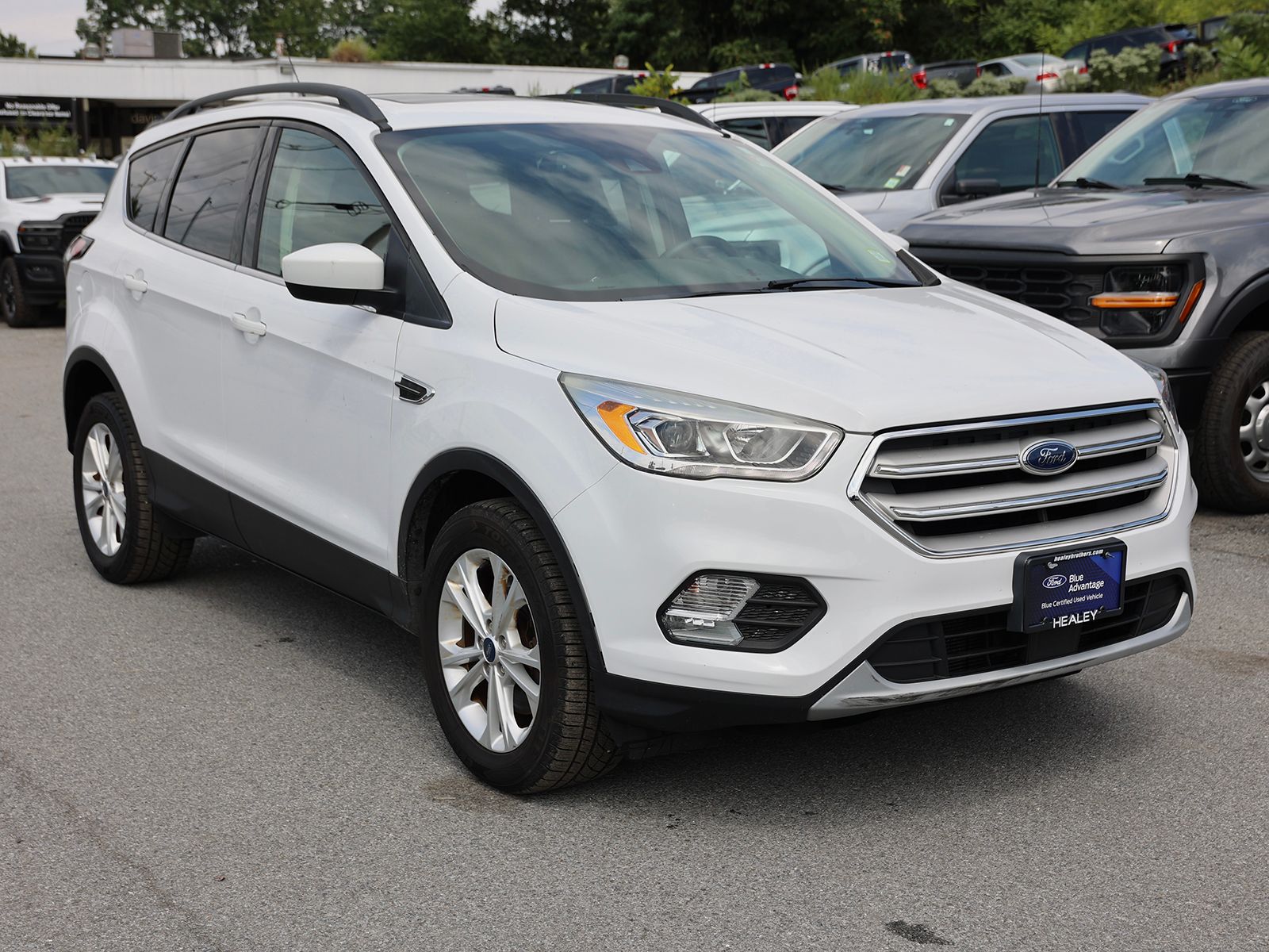 Photo view of 2018 Ford Escape in White