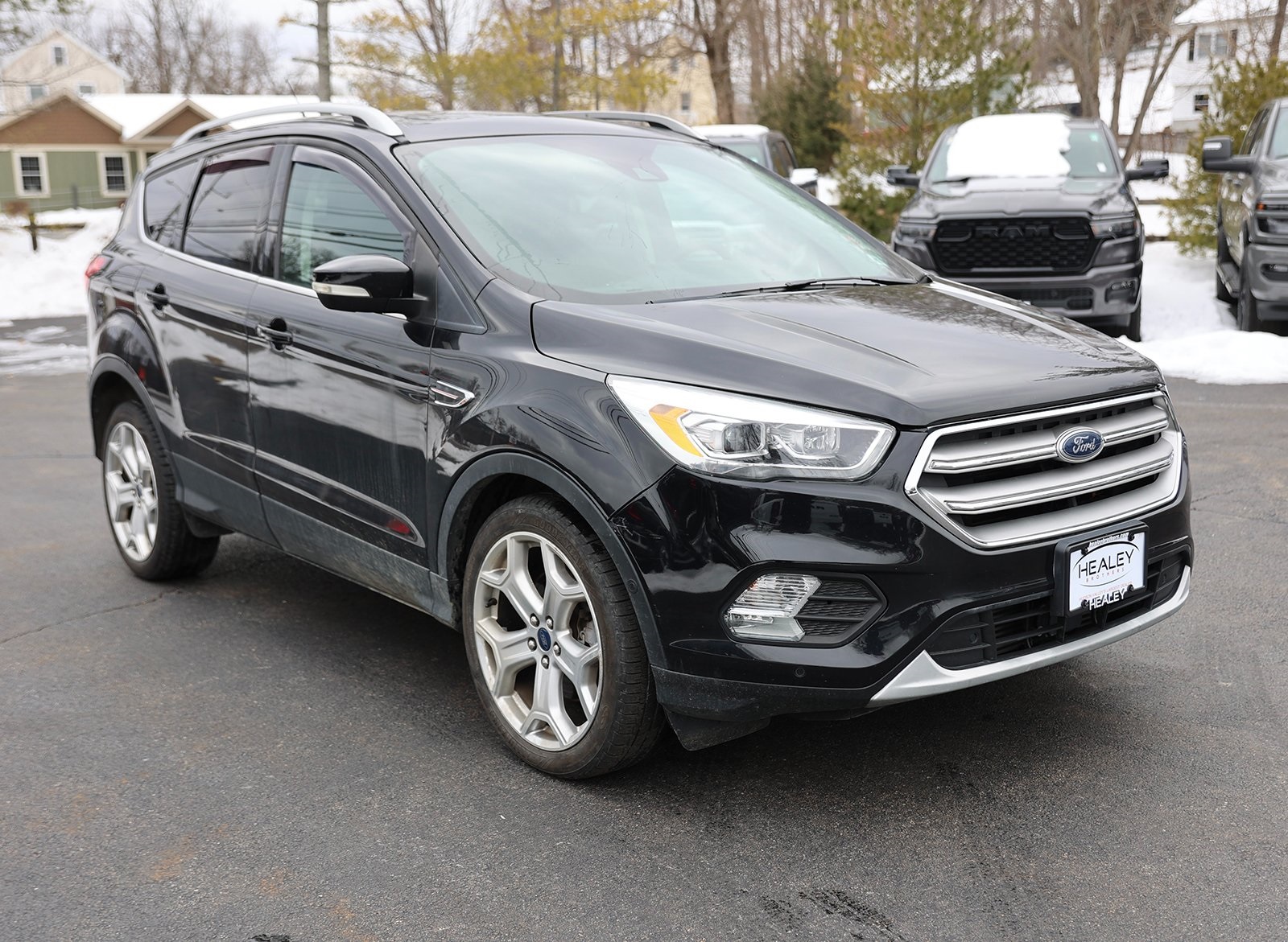 Photo view of 2019 Ford Escape in Black
