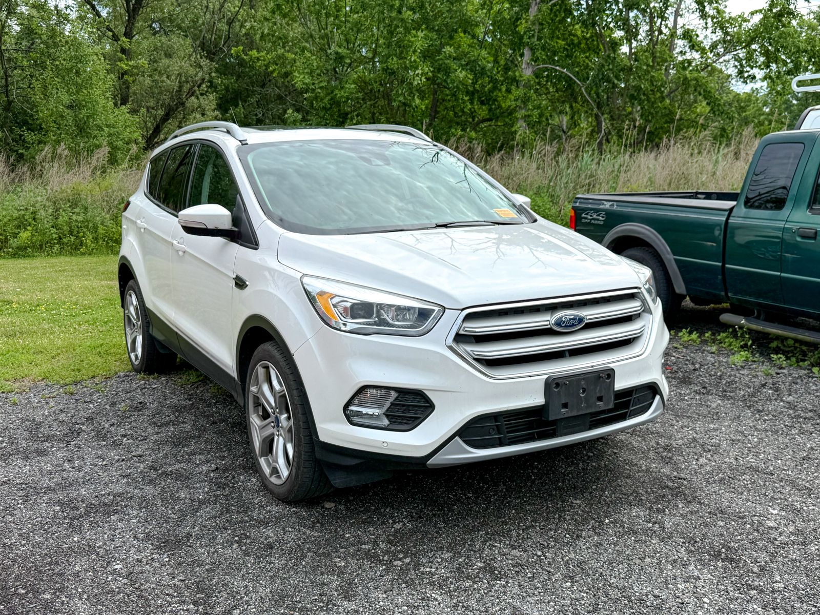 Photo view of 2019 Ford Escape in White