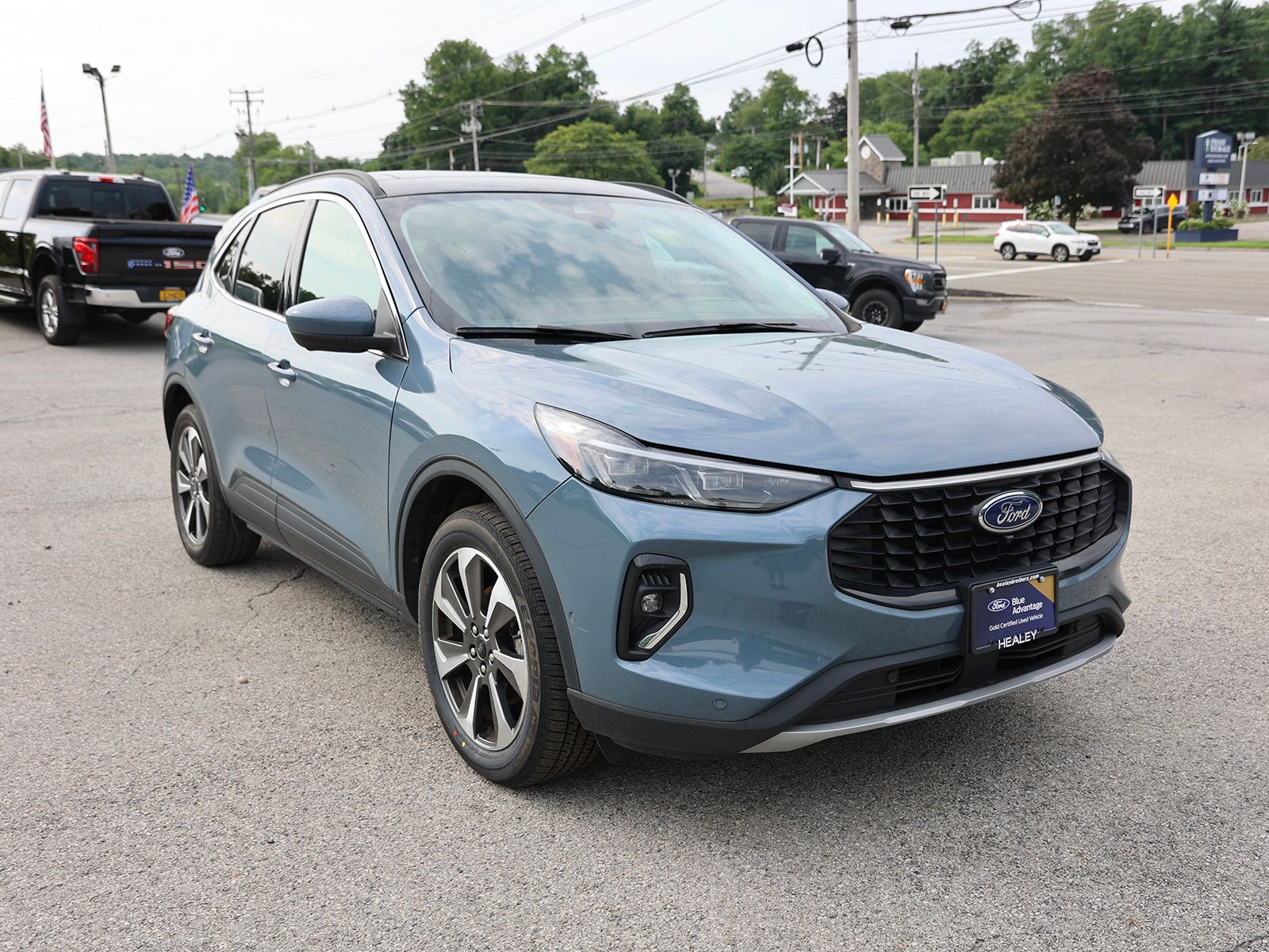 Photo view of 2023 Ford Escape in Blue