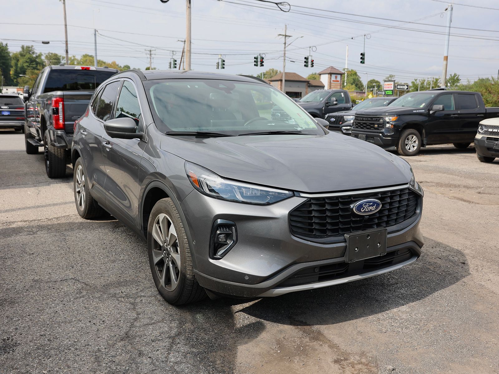 Photo view of 2023 Ford Escape in Gray