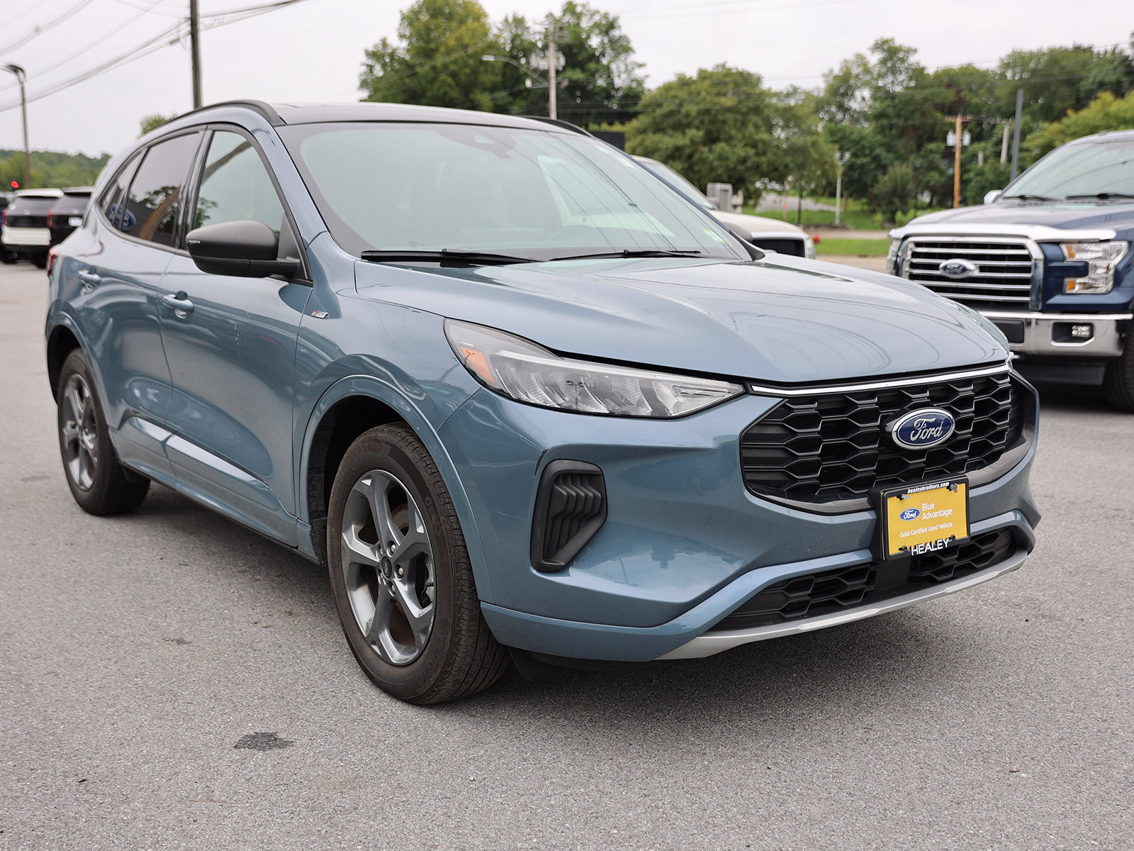 Photo view of 2023 Ford Escape in Blue