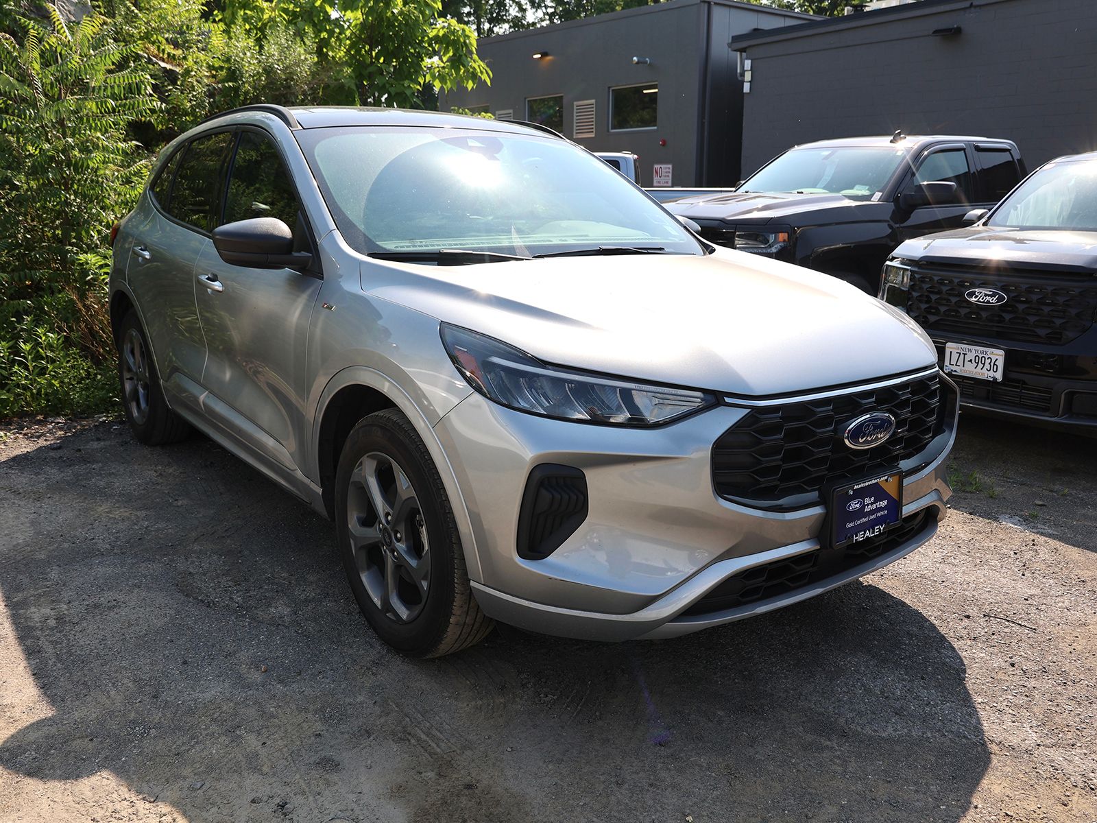 Photo view of 2024 Ford Escape in Silver