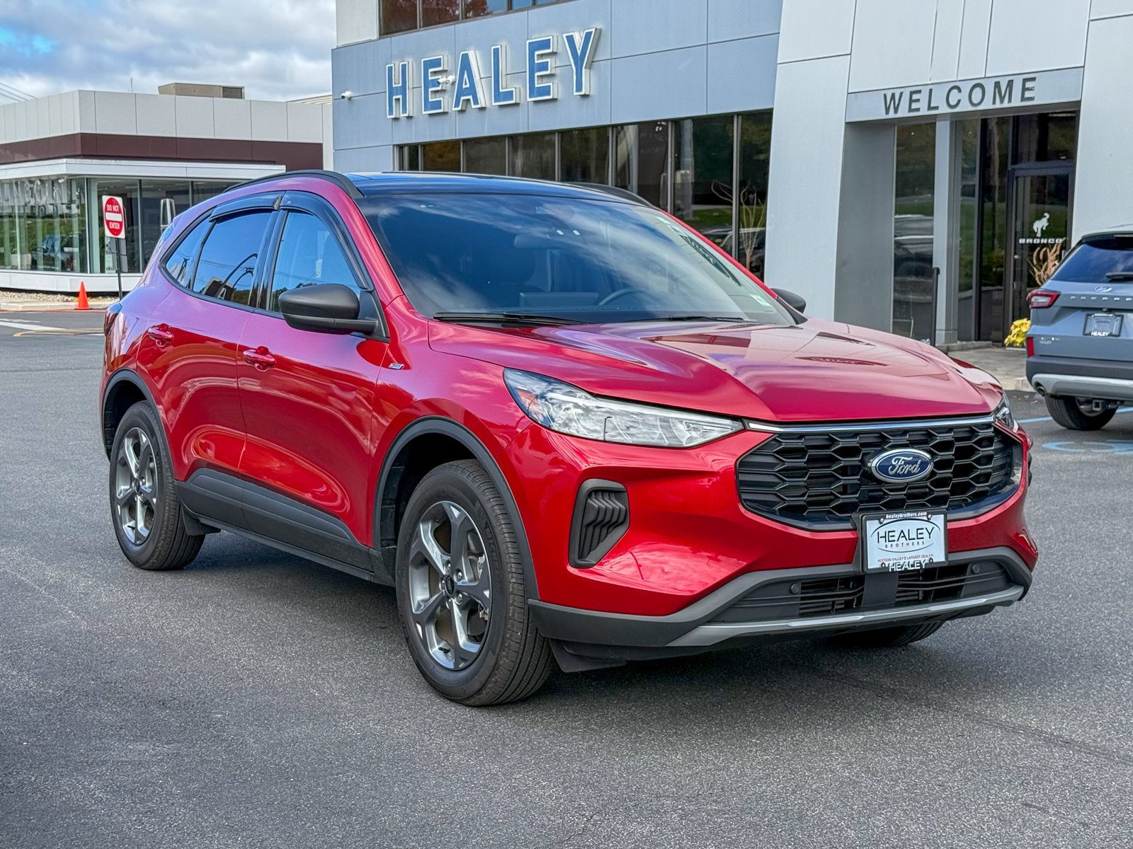 Photo view of 2025 Ford Escape in Red