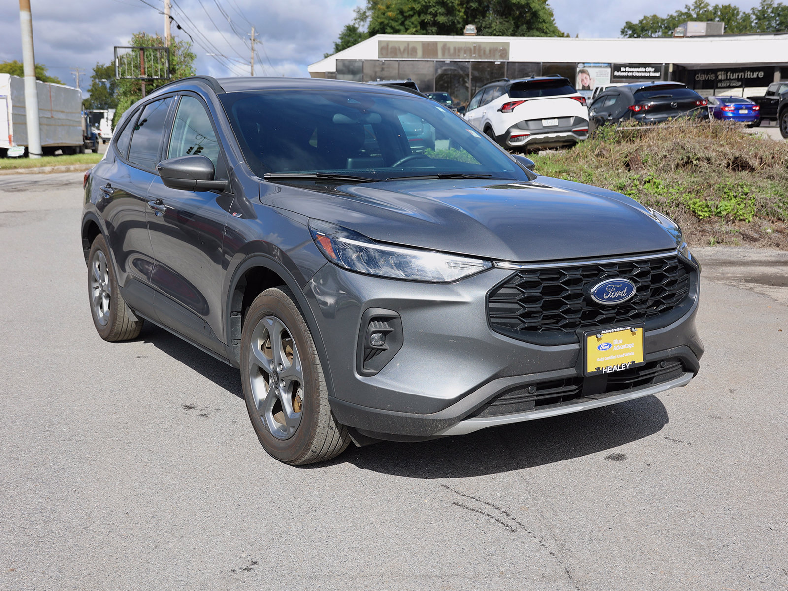 Photo view of 2025 Ford Escape in Gray