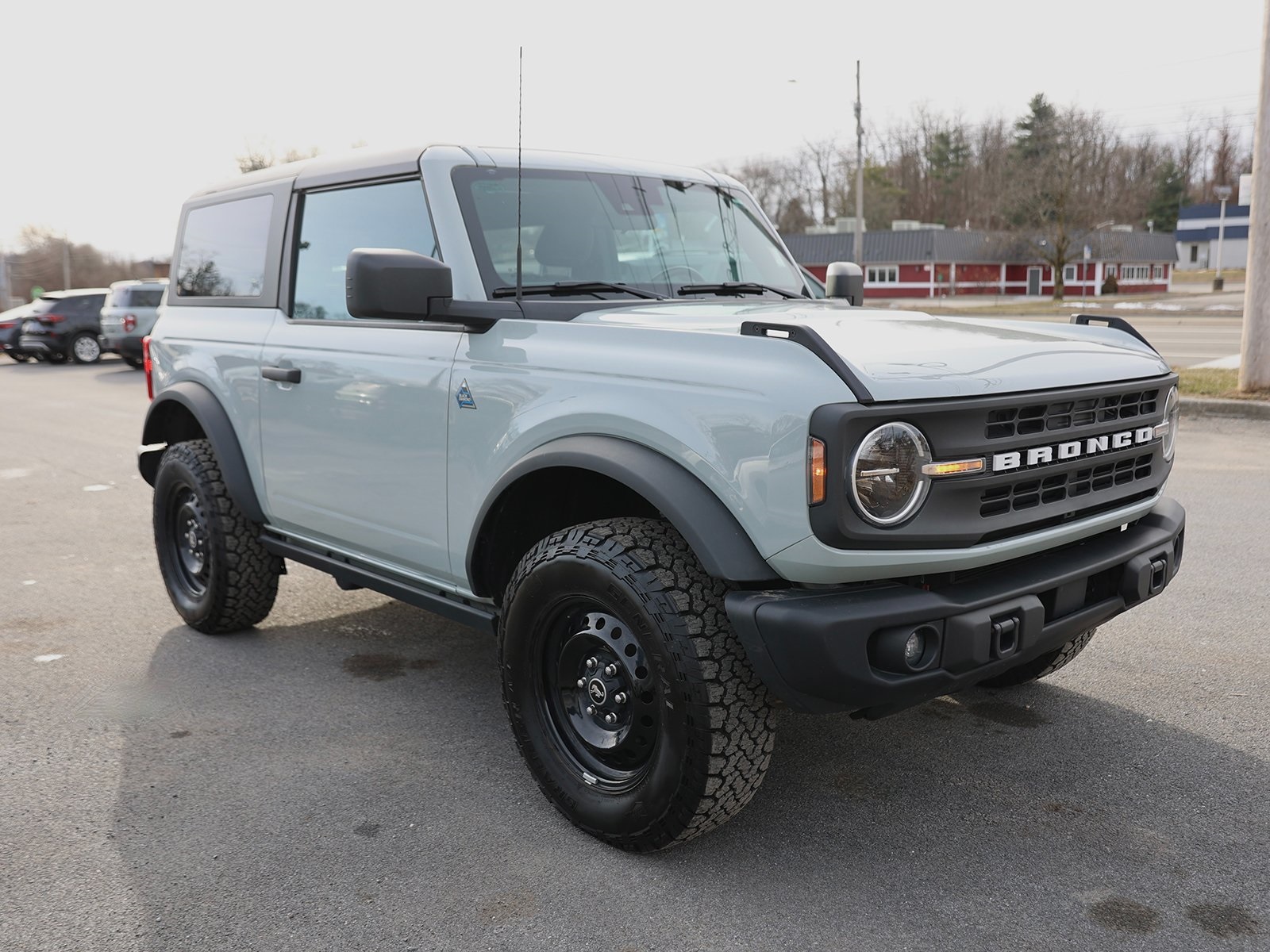 Photo view of 2023 Ford Bronco in Gray