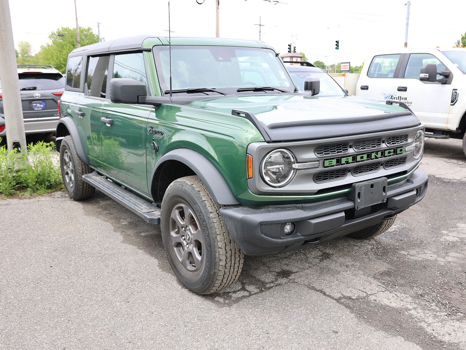 Photo view of 2023 Ford Bronco in Green
