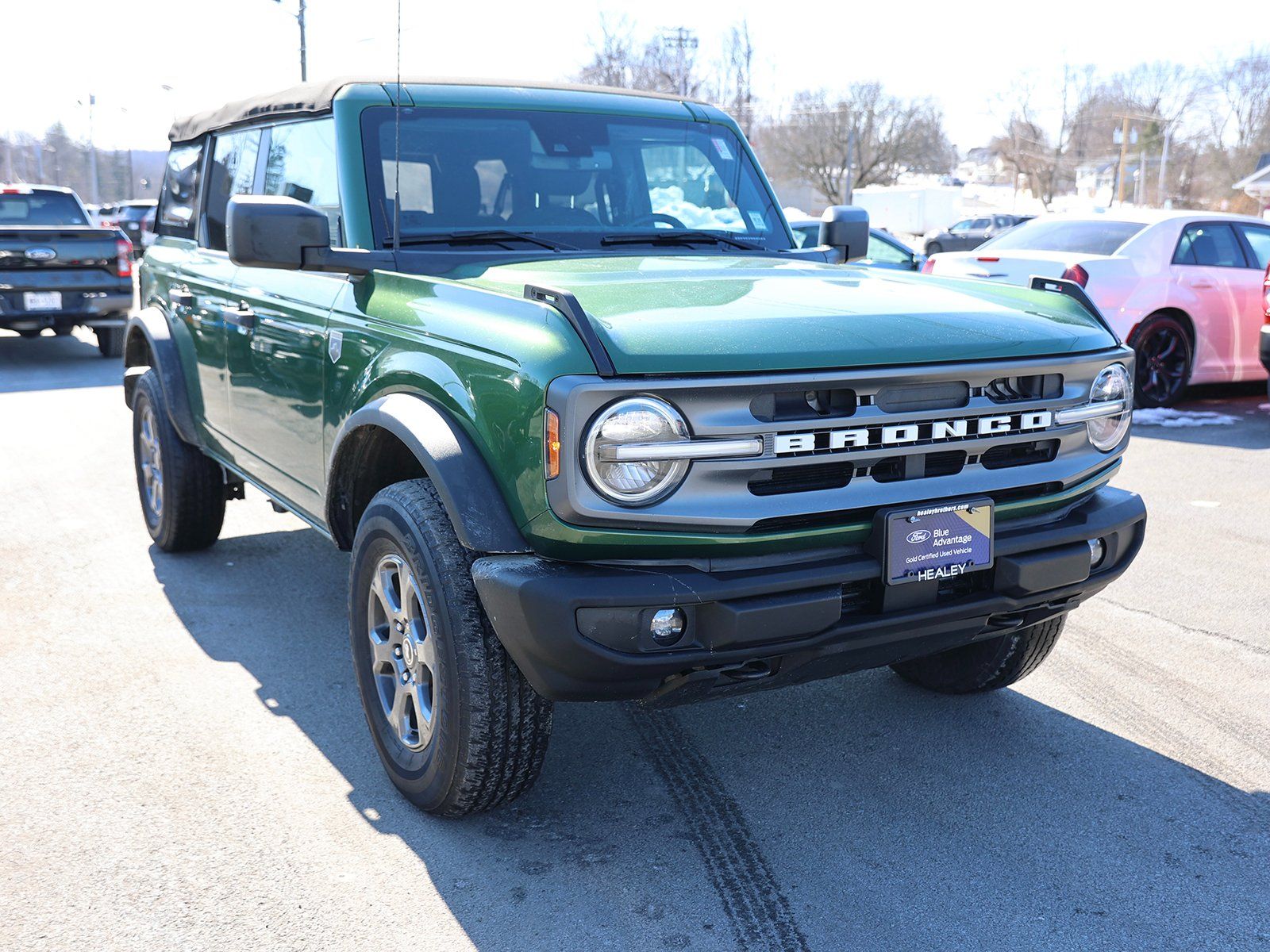 Photo view of 2022 Ford Bronco in Green