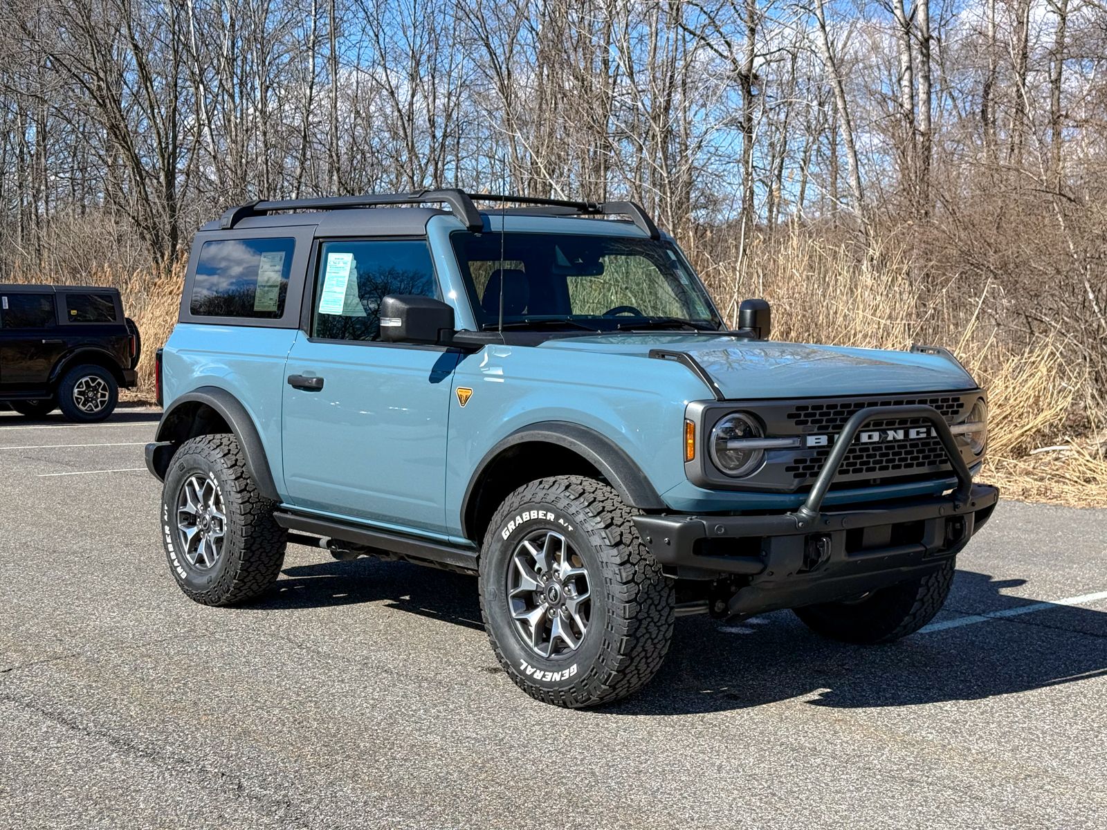 Photo view of 2022 Ford Bronco in Green