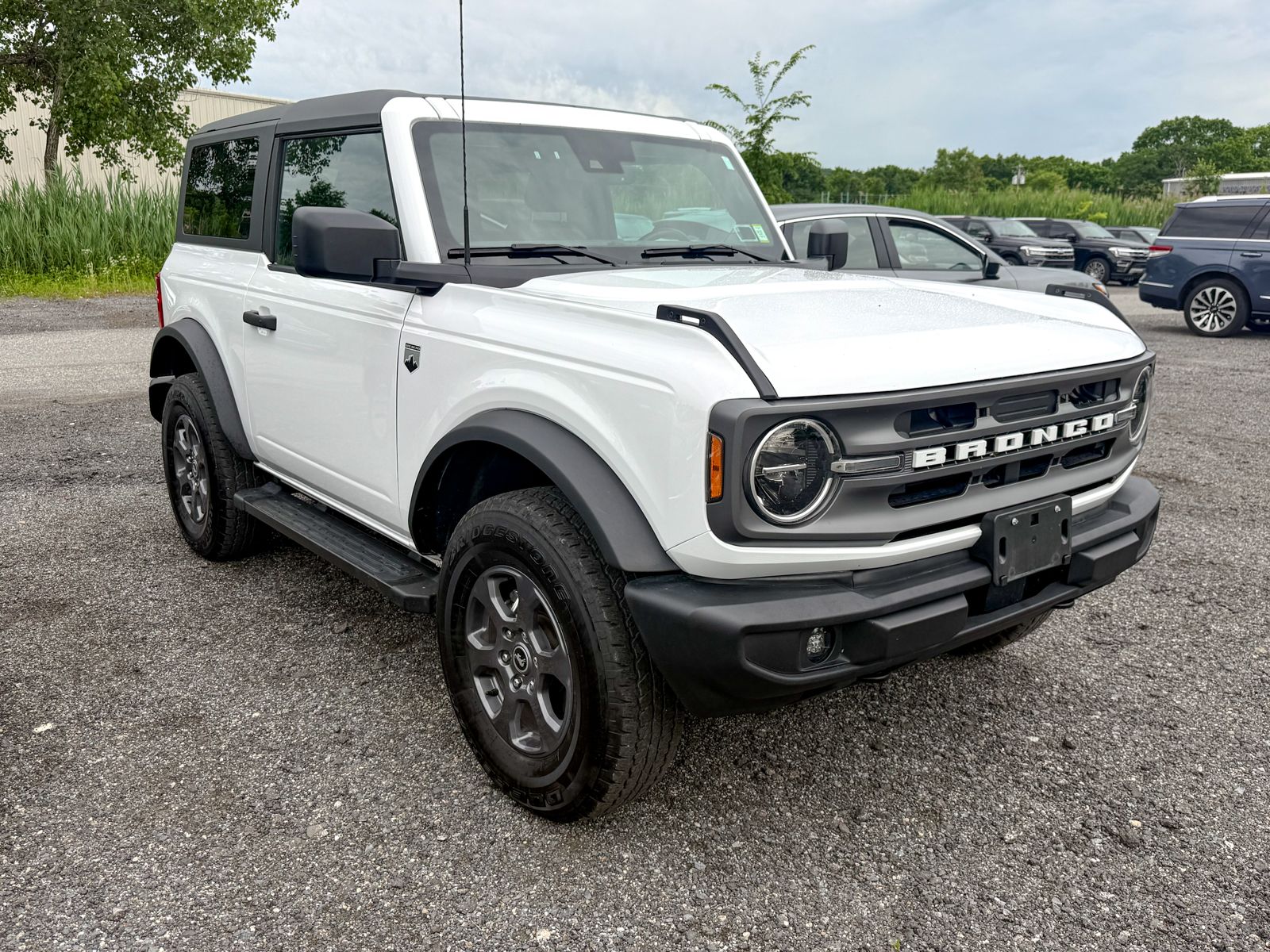 Photo view of 2024 Ford Bronco in White
