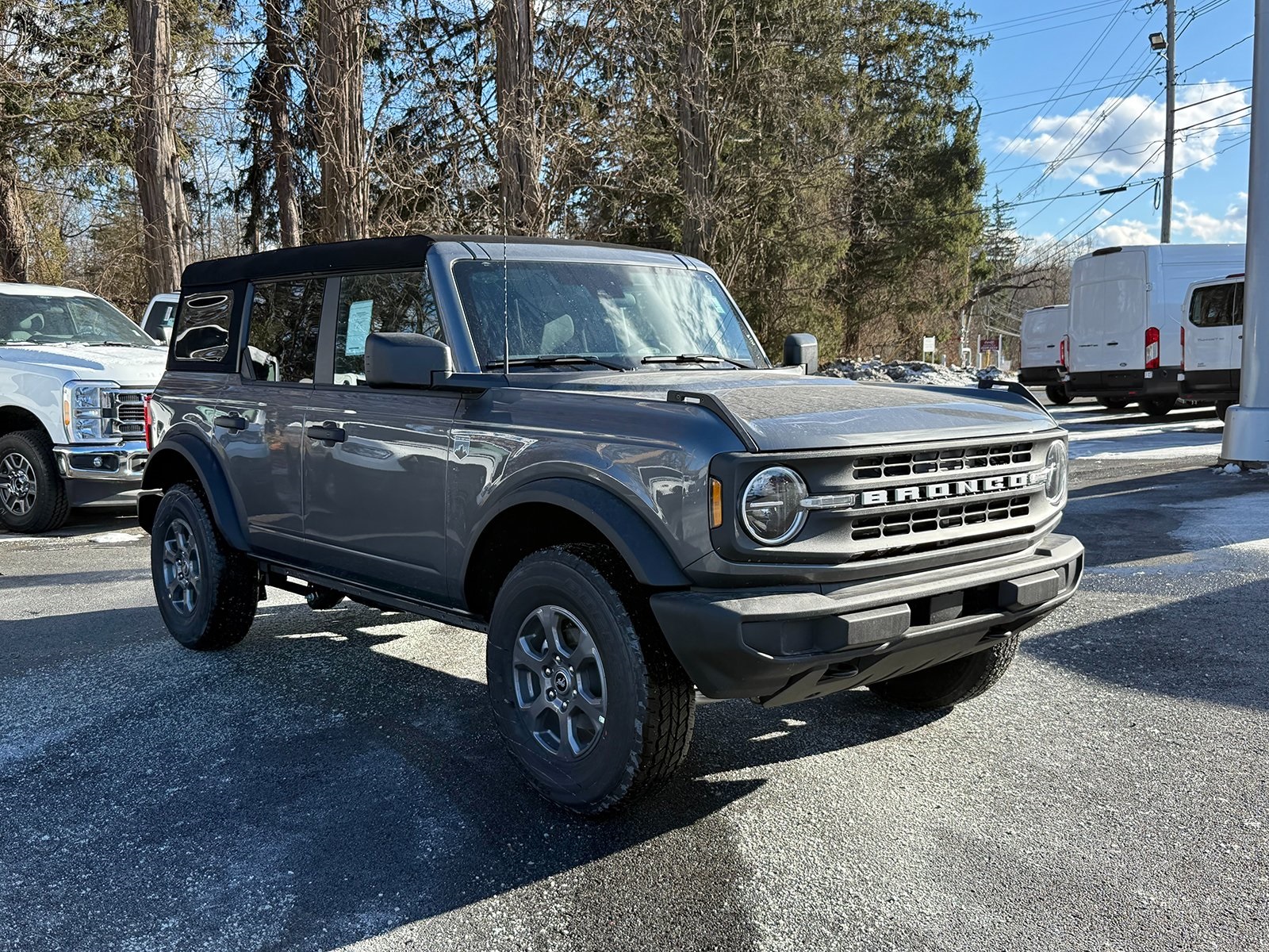 Photo view of 2025 Ford Bronco in Gray