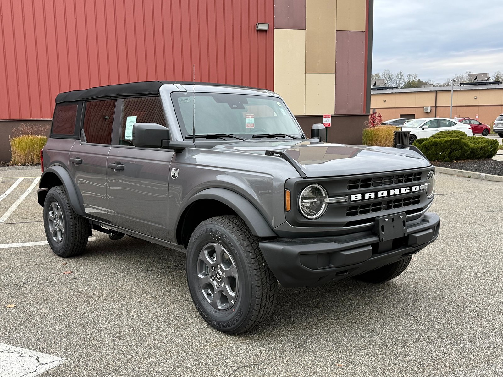 Photo view of 2025 Ford Bronco in Gray