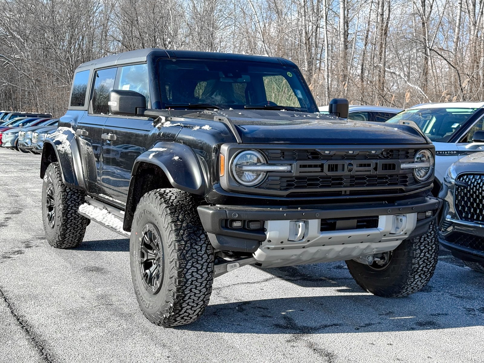 Photo view of 2025 Ford Bronco in Black