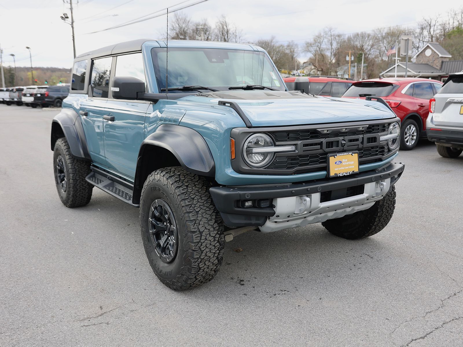 Photo view of 2023 Ford Bronco in Blue