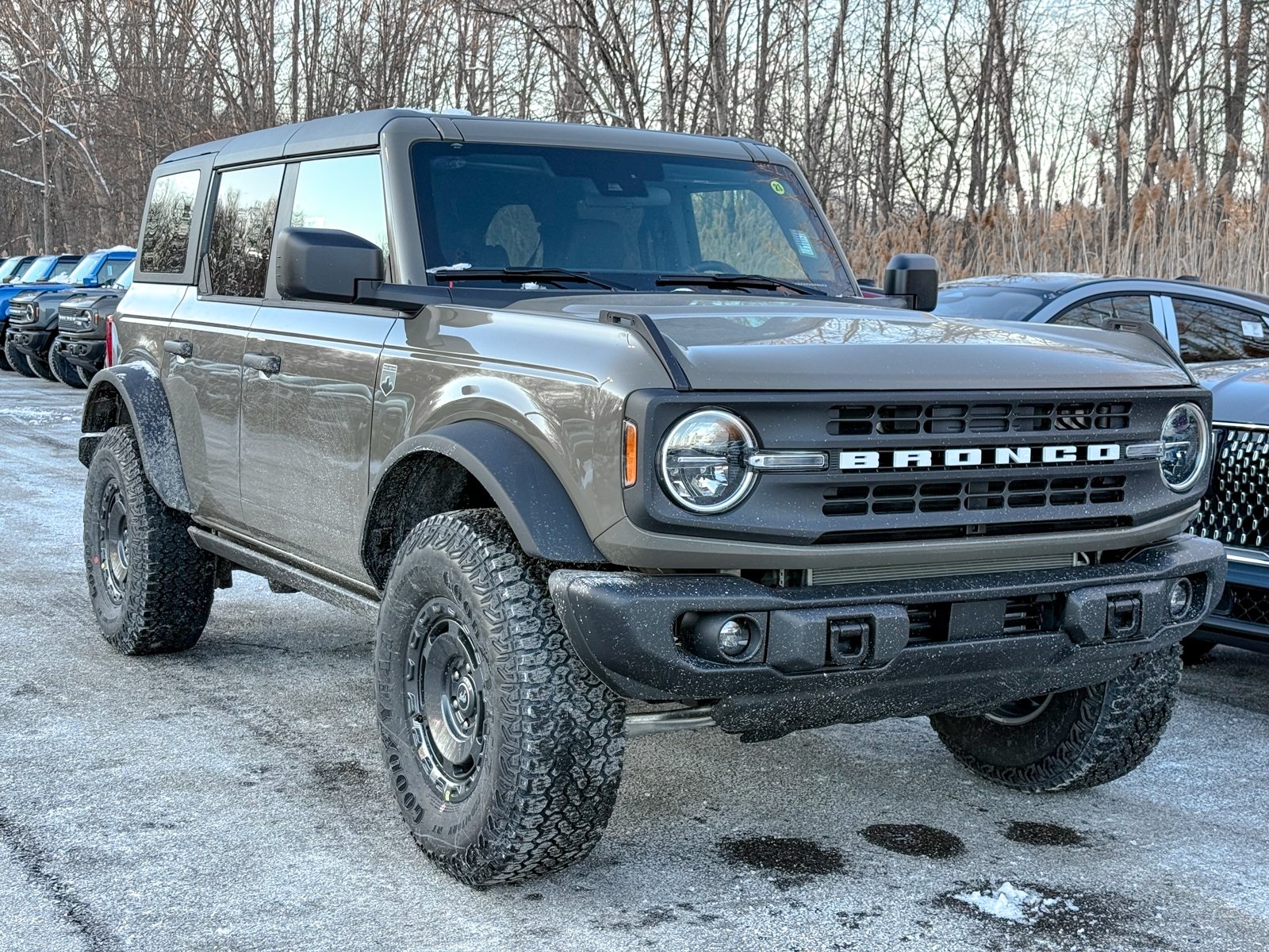 Photo view of 2025 Ford Bronco in Gray