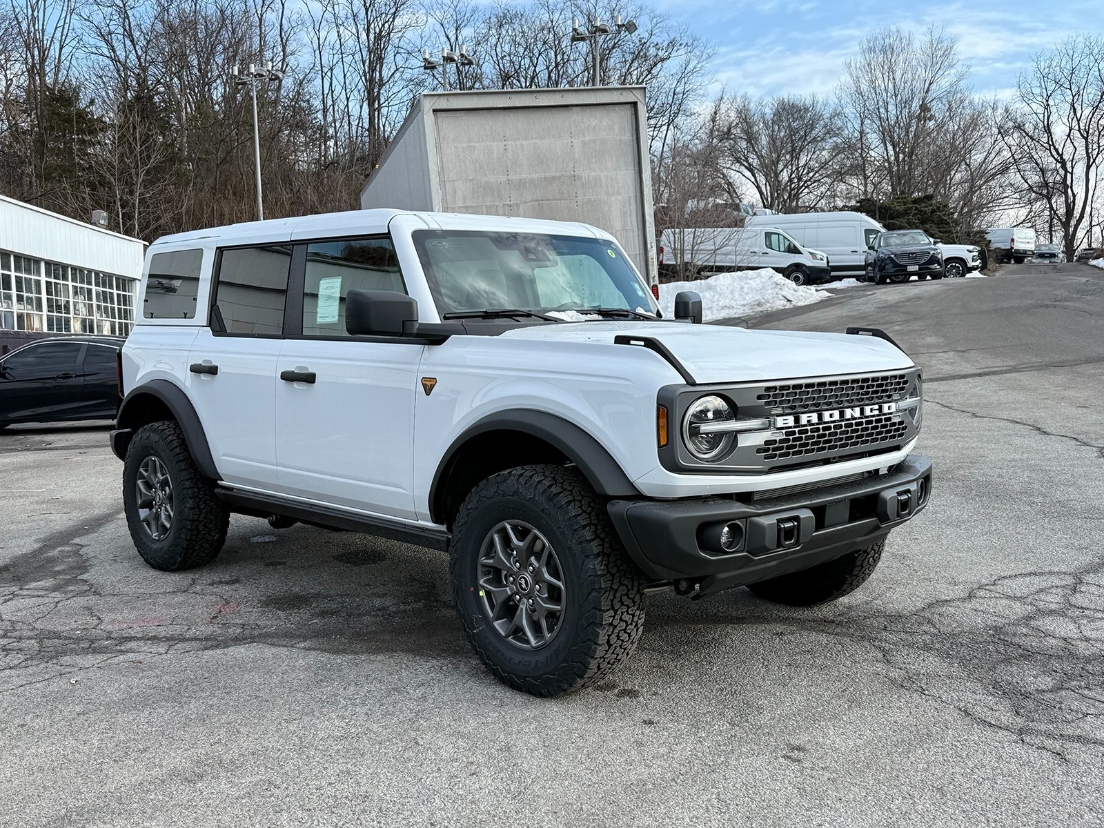 Photo view of 2025 Ford Bronco in White