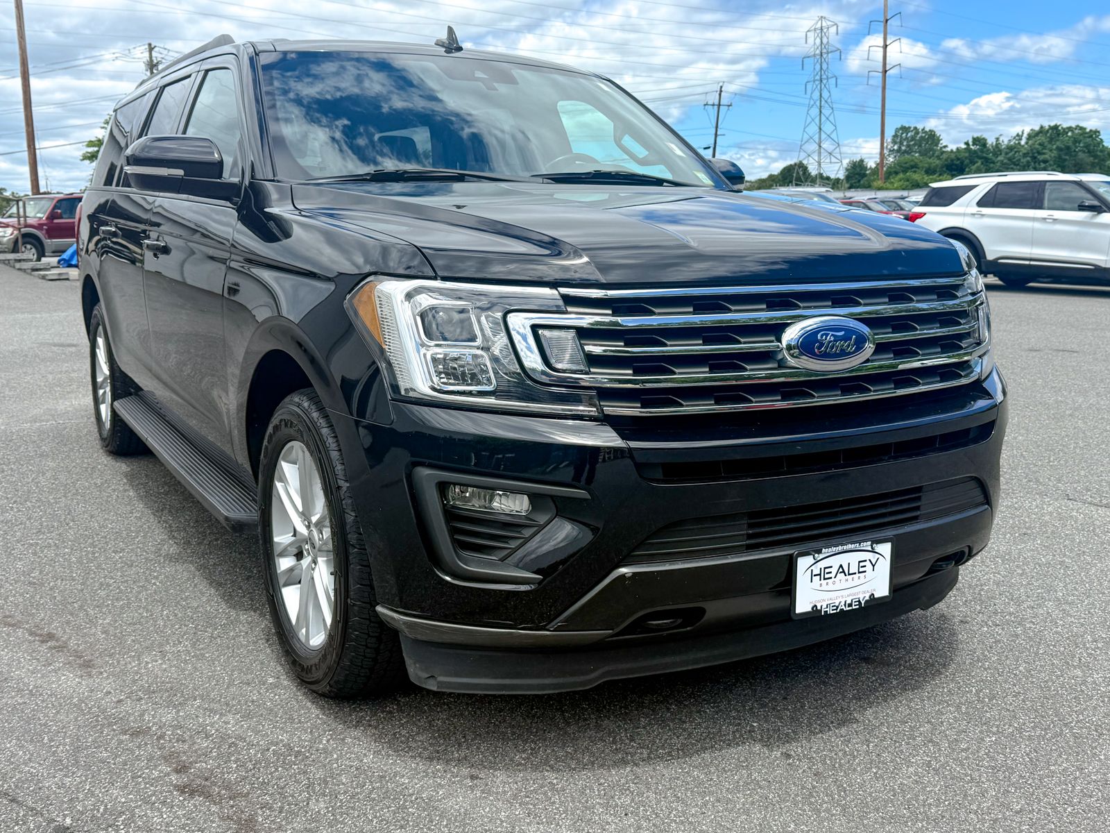 Photo view of 2021 Ford Expedition Max in Black