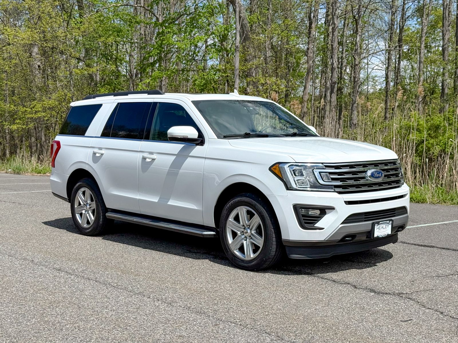 Photo view of 2020 Ford Expedition in White