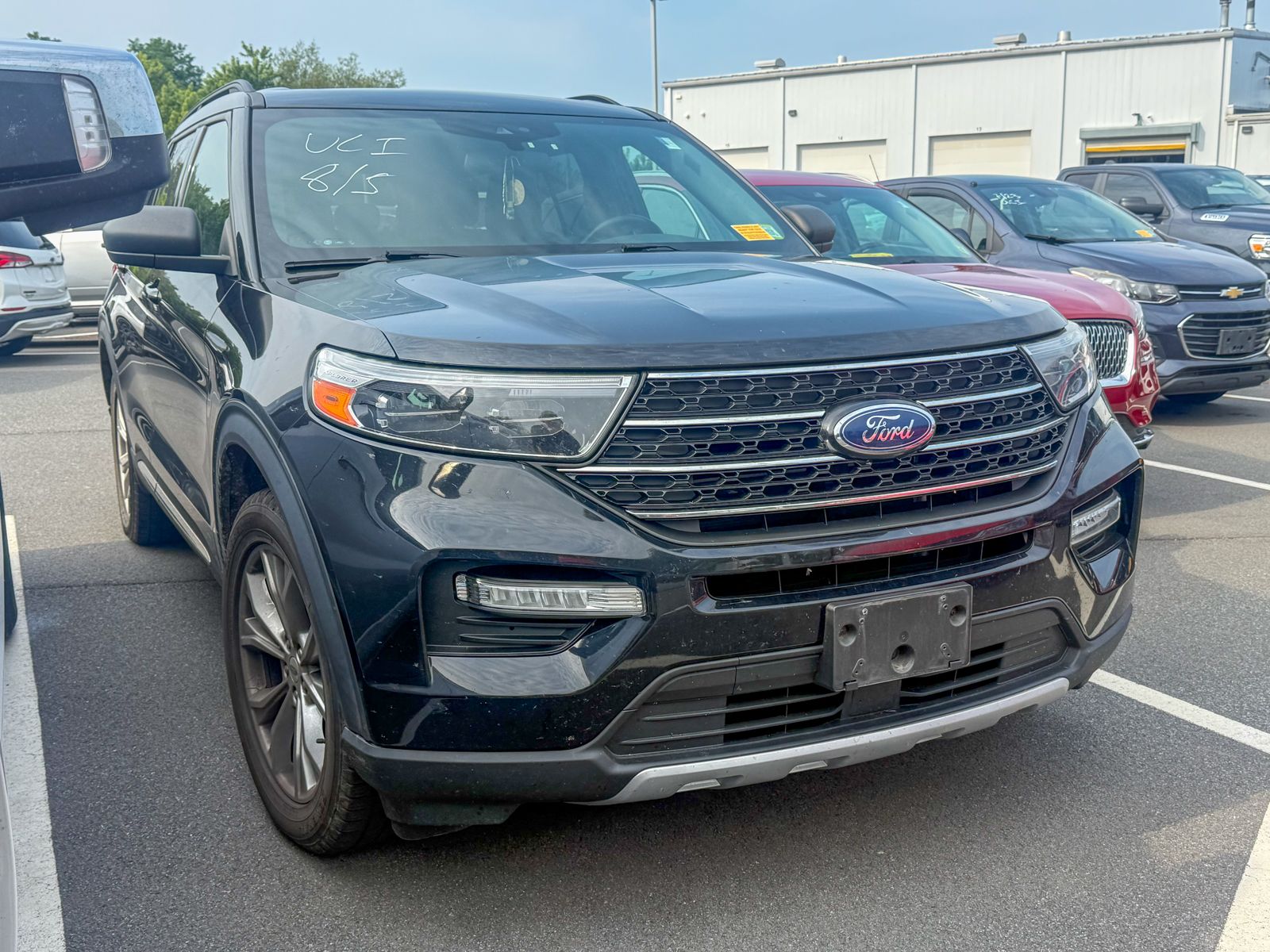 Photo view of 2020 Ford Explorer in Black
