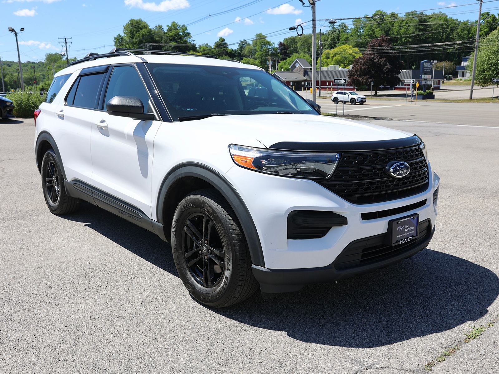 Photo view of 2020 Ford Explorer in White