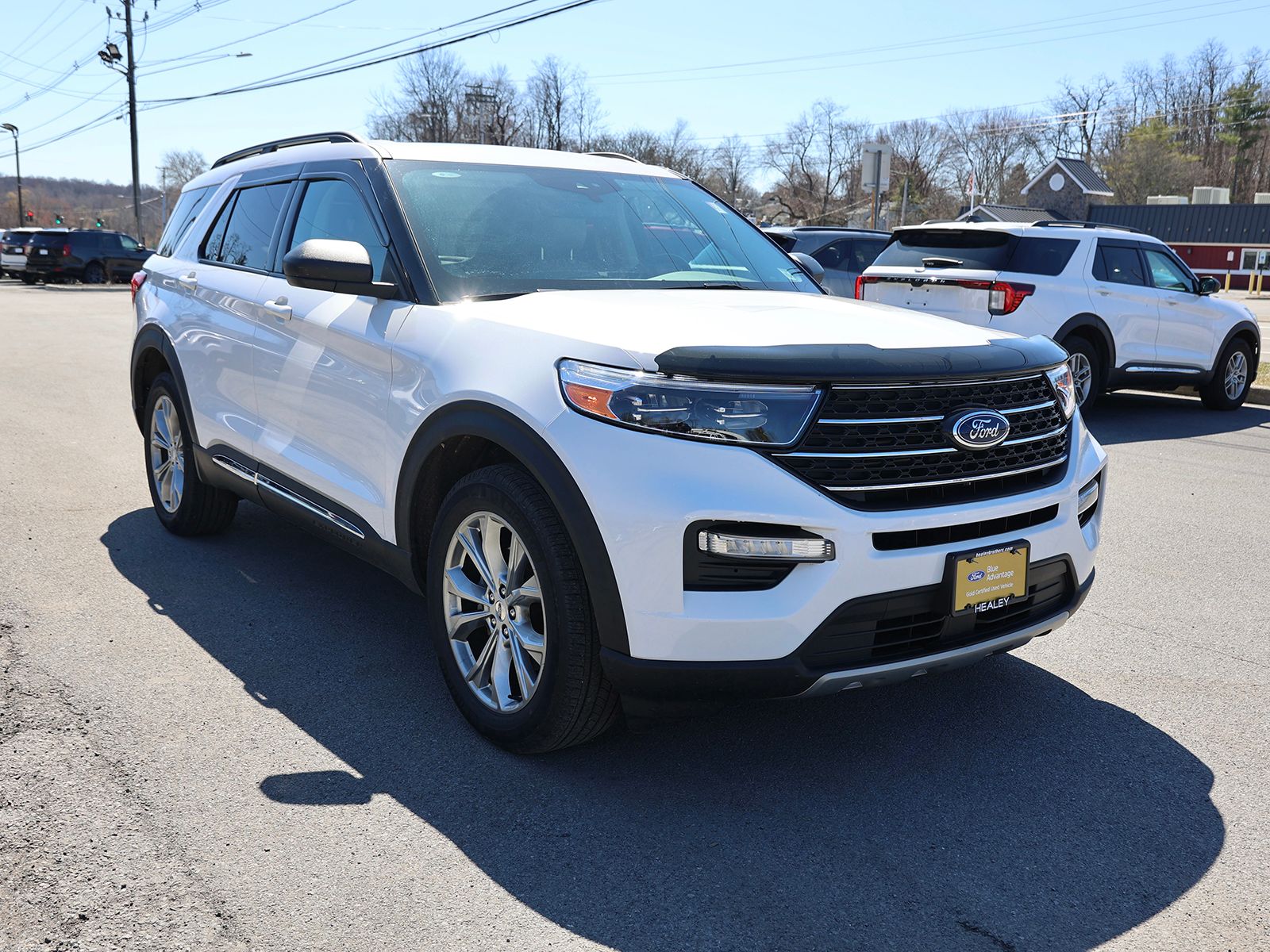 Photo view of 2023 Ford Explorer in White