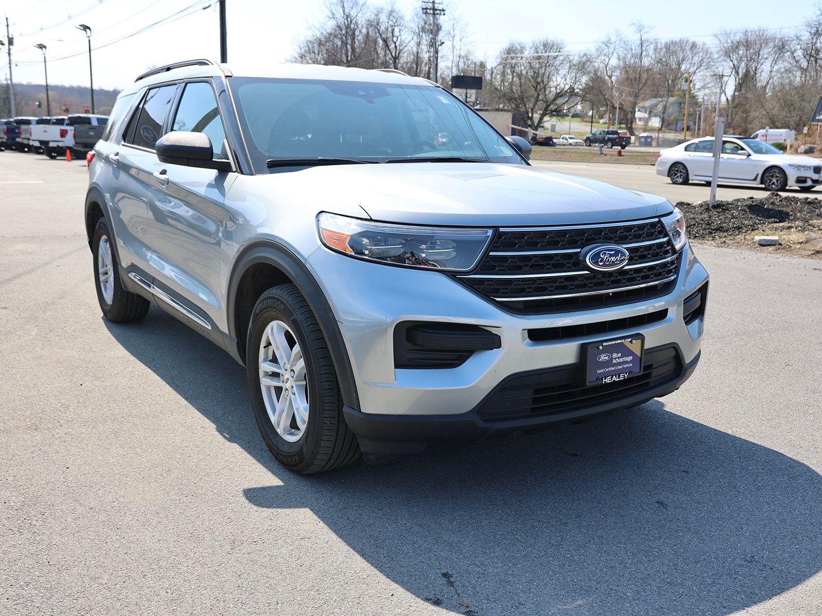 Photo view of 2023 Ford Explorer in Silver