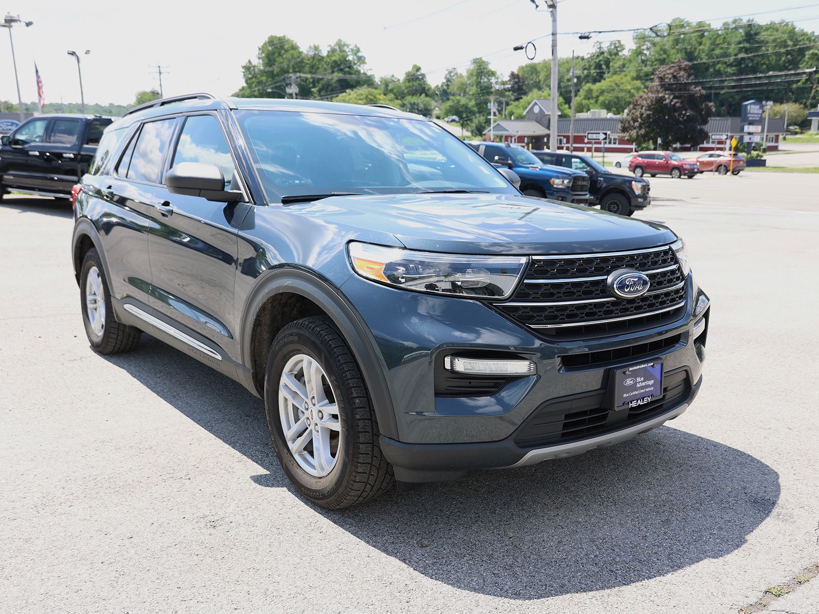 Photo view of 2022 Ford Explorer in