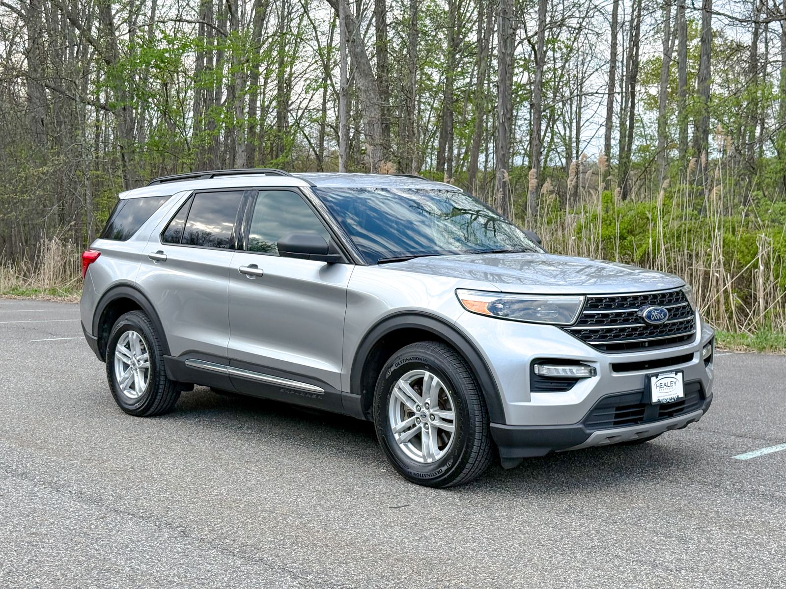Photo view of 2020 Ford Explorer in Silver