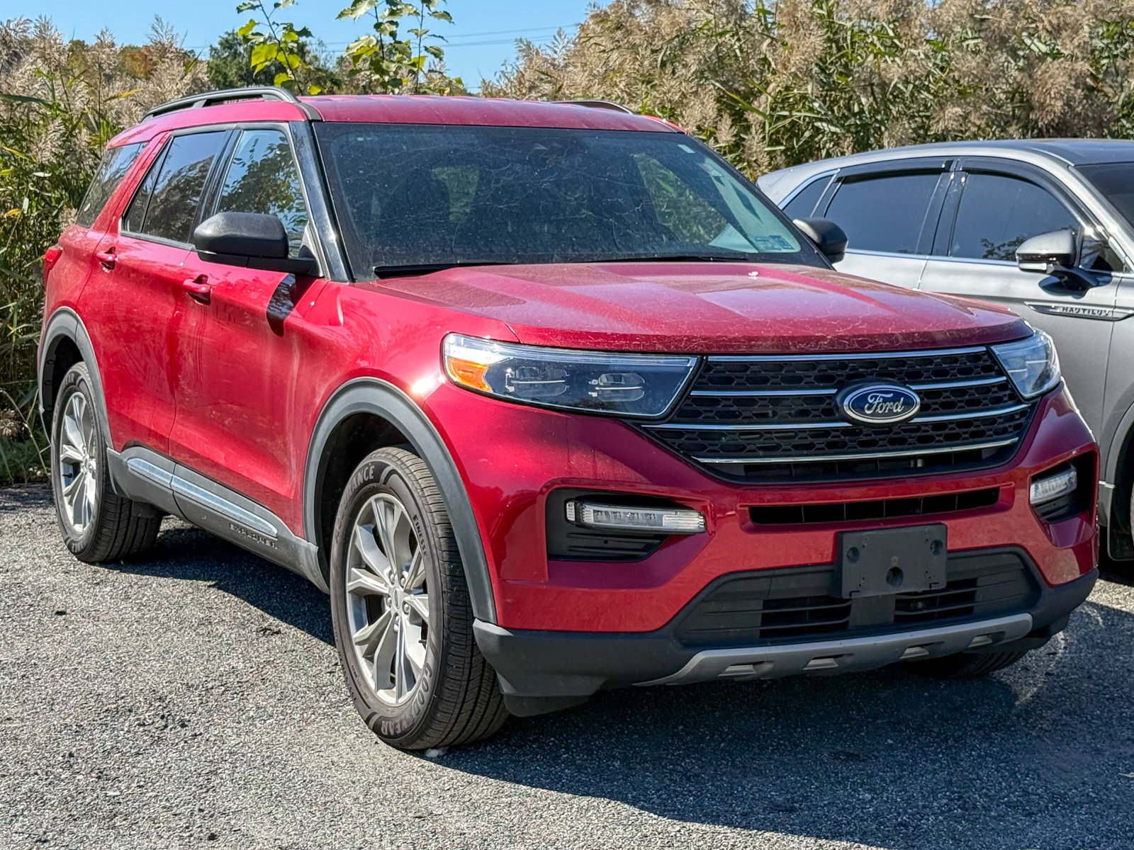 Photo view of 2023 Ford Explorer in