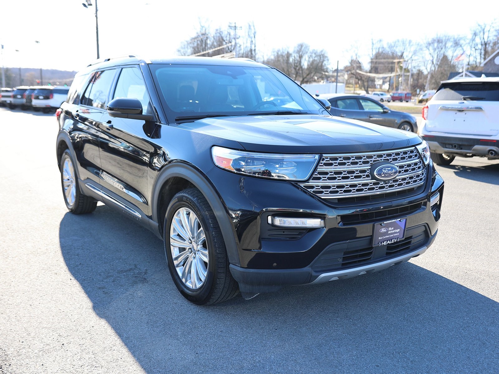 Photo view of 2021 Ford Explorer in Black
