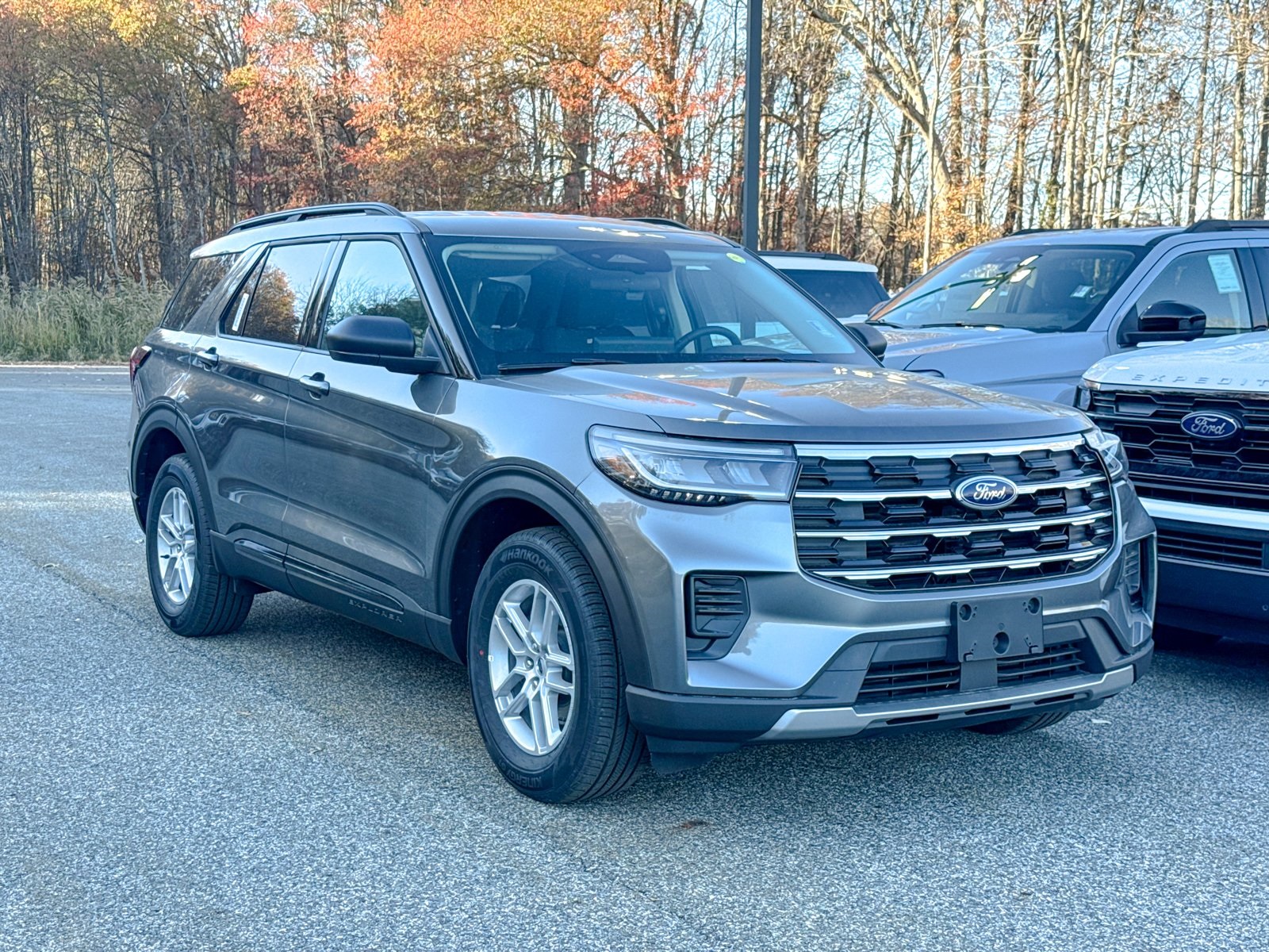 Photo view of 2026 Ford Explorer in Gray