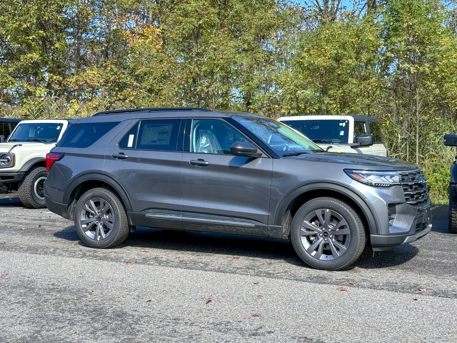 Photo view of 2025 Ford Explorer in Gray