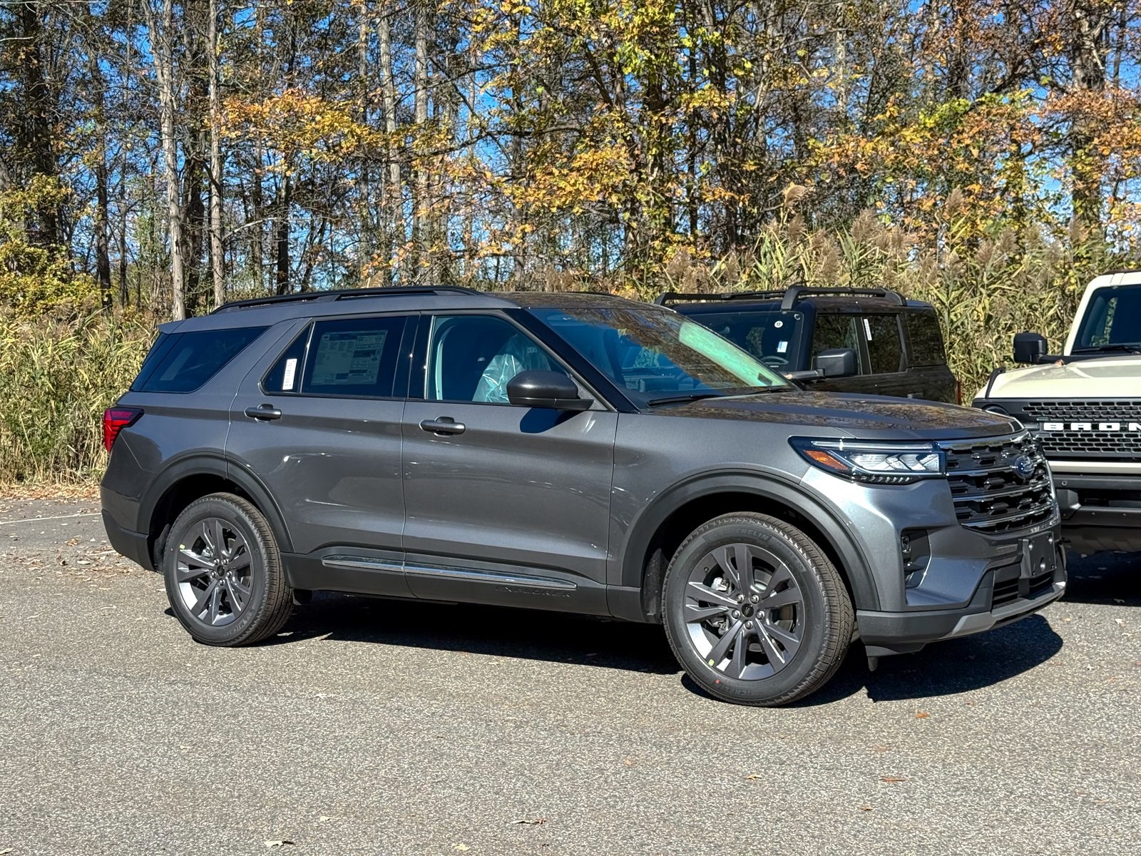 Photo view of 2025 Ford Explorer in Gray