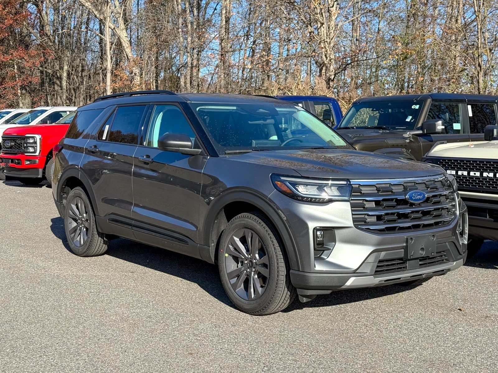 Photo view of 2026 Ford Explorer in Gray