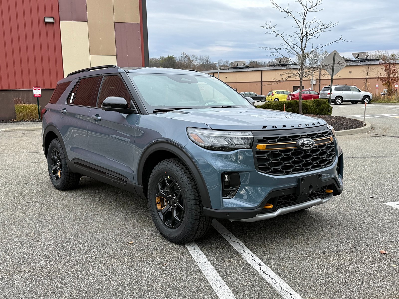 Photo view of 2026 Ford Explorer in Blue