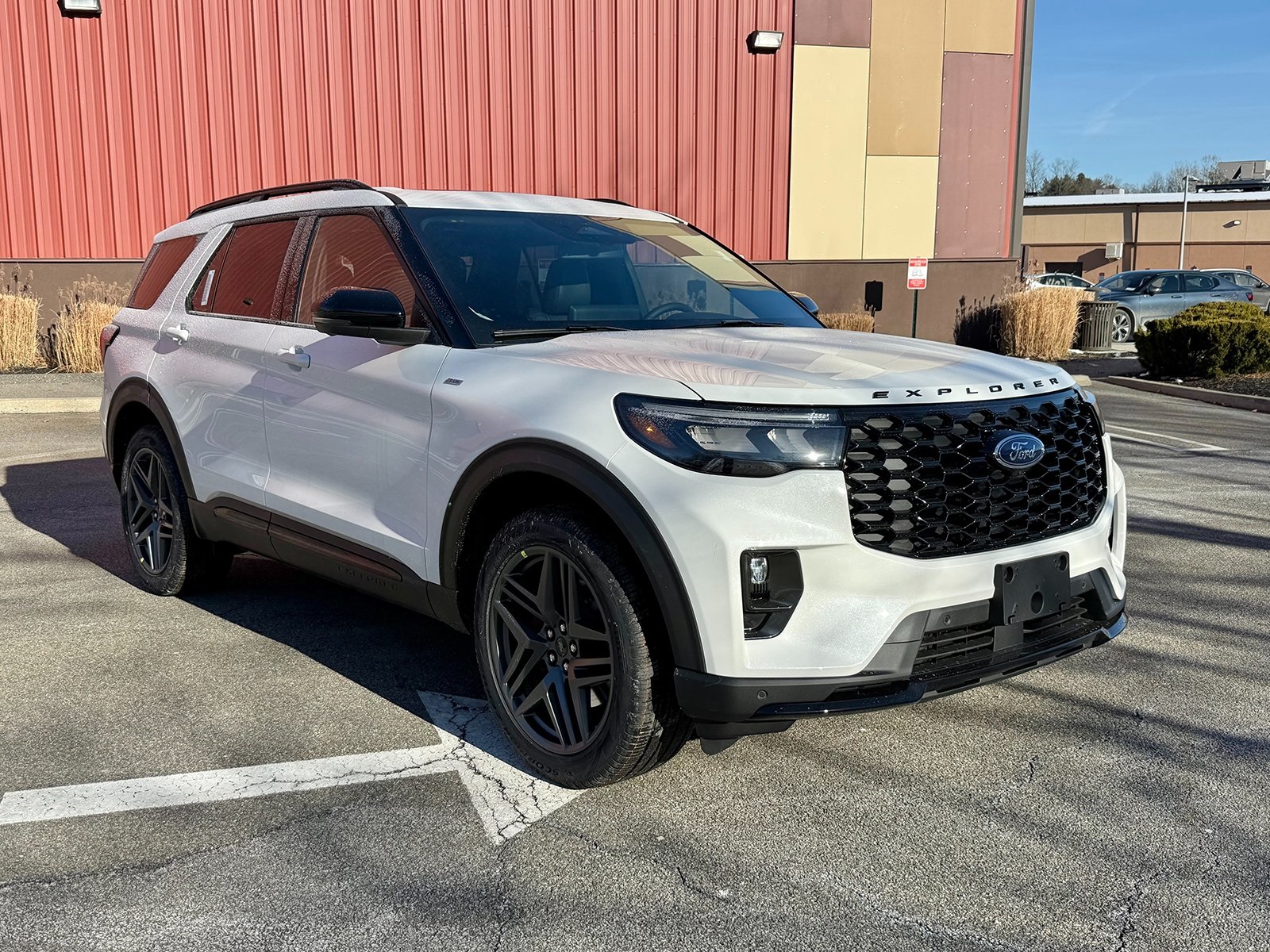 Photo view of 2026 Ford Explorer in White